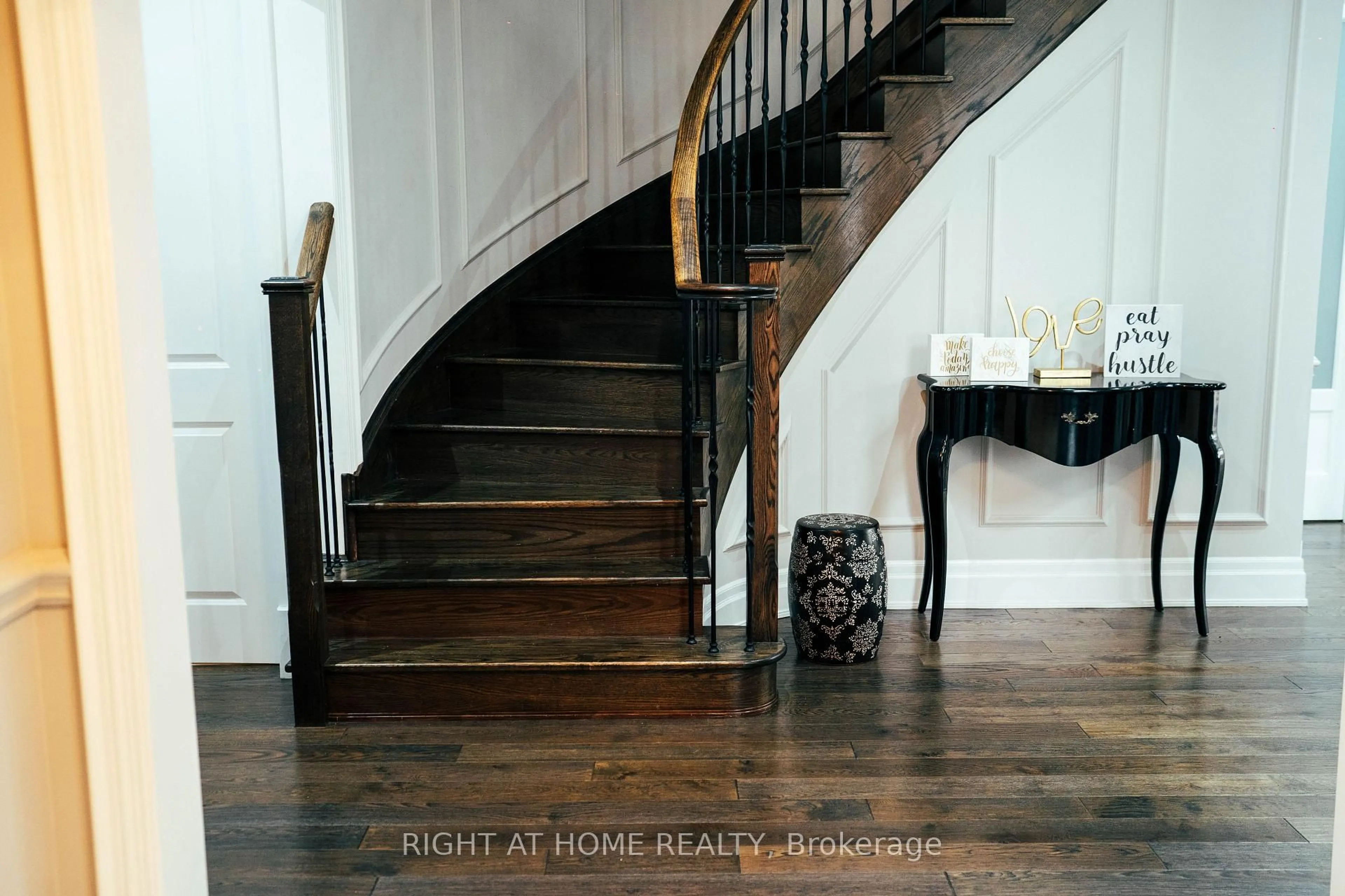 Stairs for 11 Fairmont Clse, Brampton Ontario L6Y 2Y3