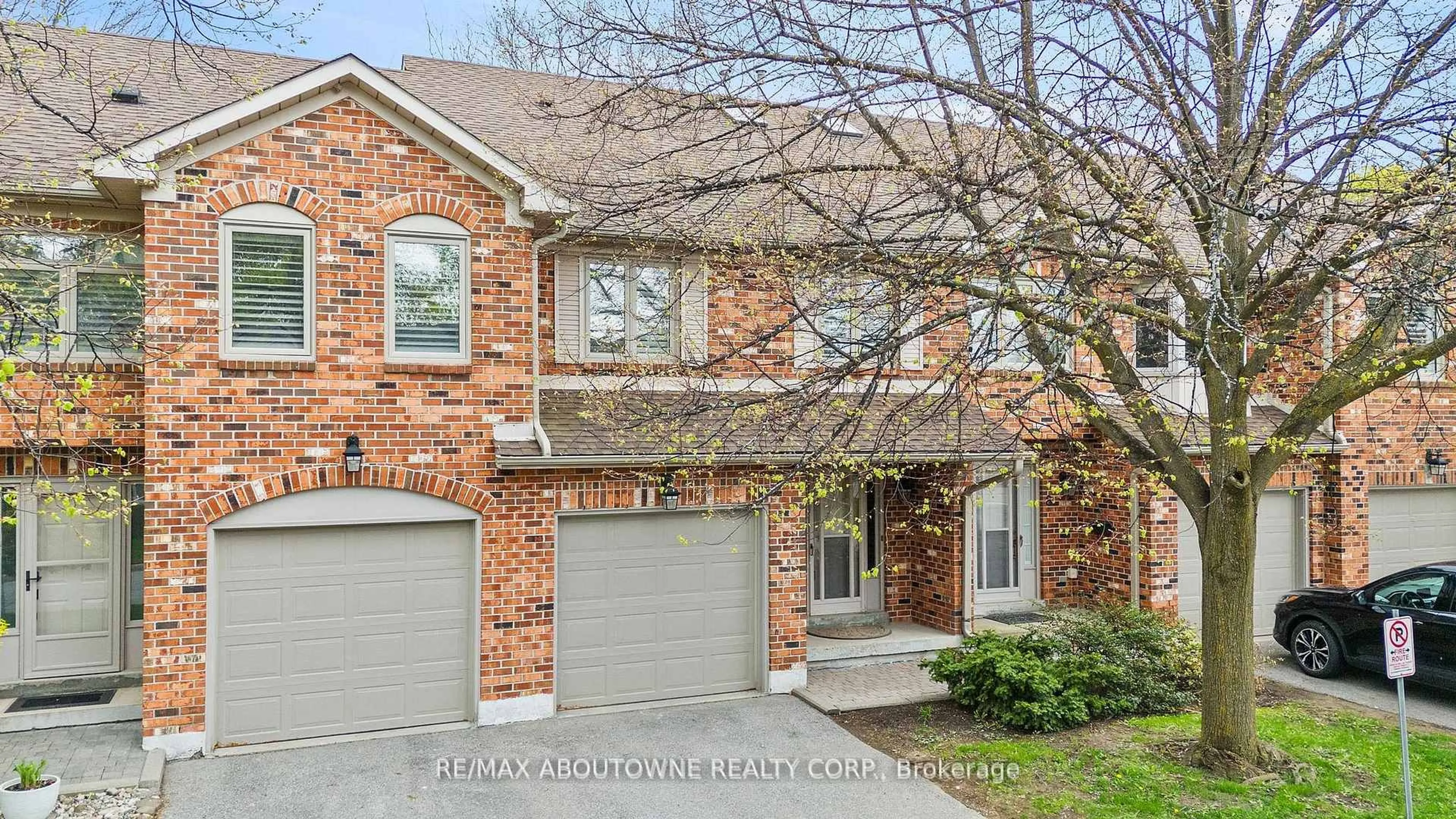 Home with brick exterior material, street for 2230 Walkers Line #9, Burlington Ontario L7M 3Y8