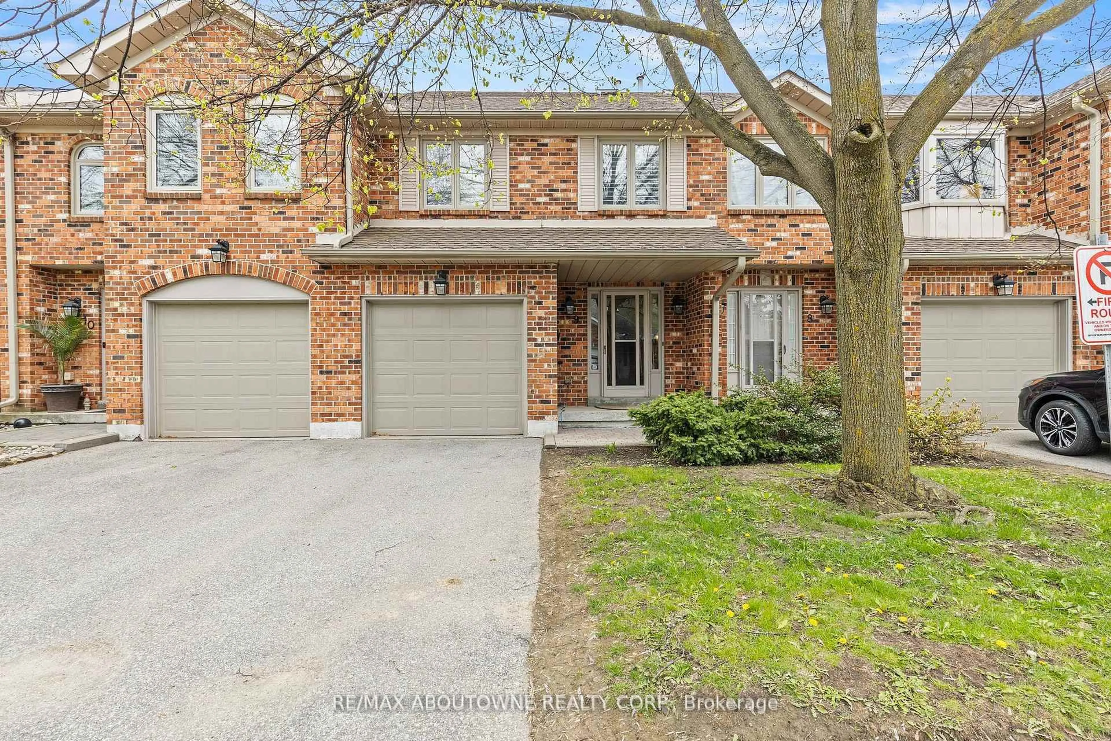 Home with brick exterior material, street for 2230 Walkers Line #9, Burlington Ontario L7M 3Y8
