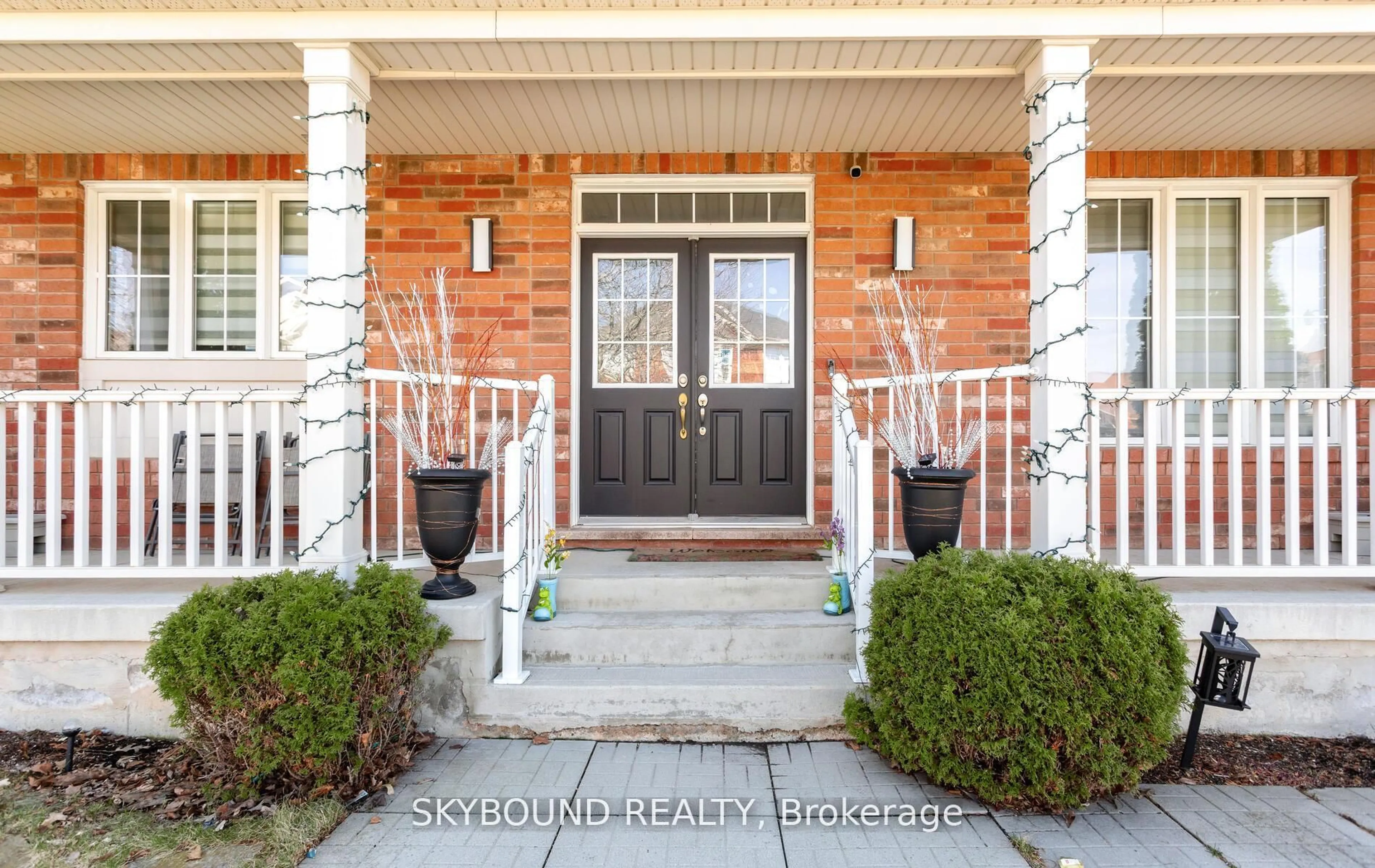 Home with brick exterior material, street for 308 Mcdougall Cross, Milton Ontario L9T 0N6