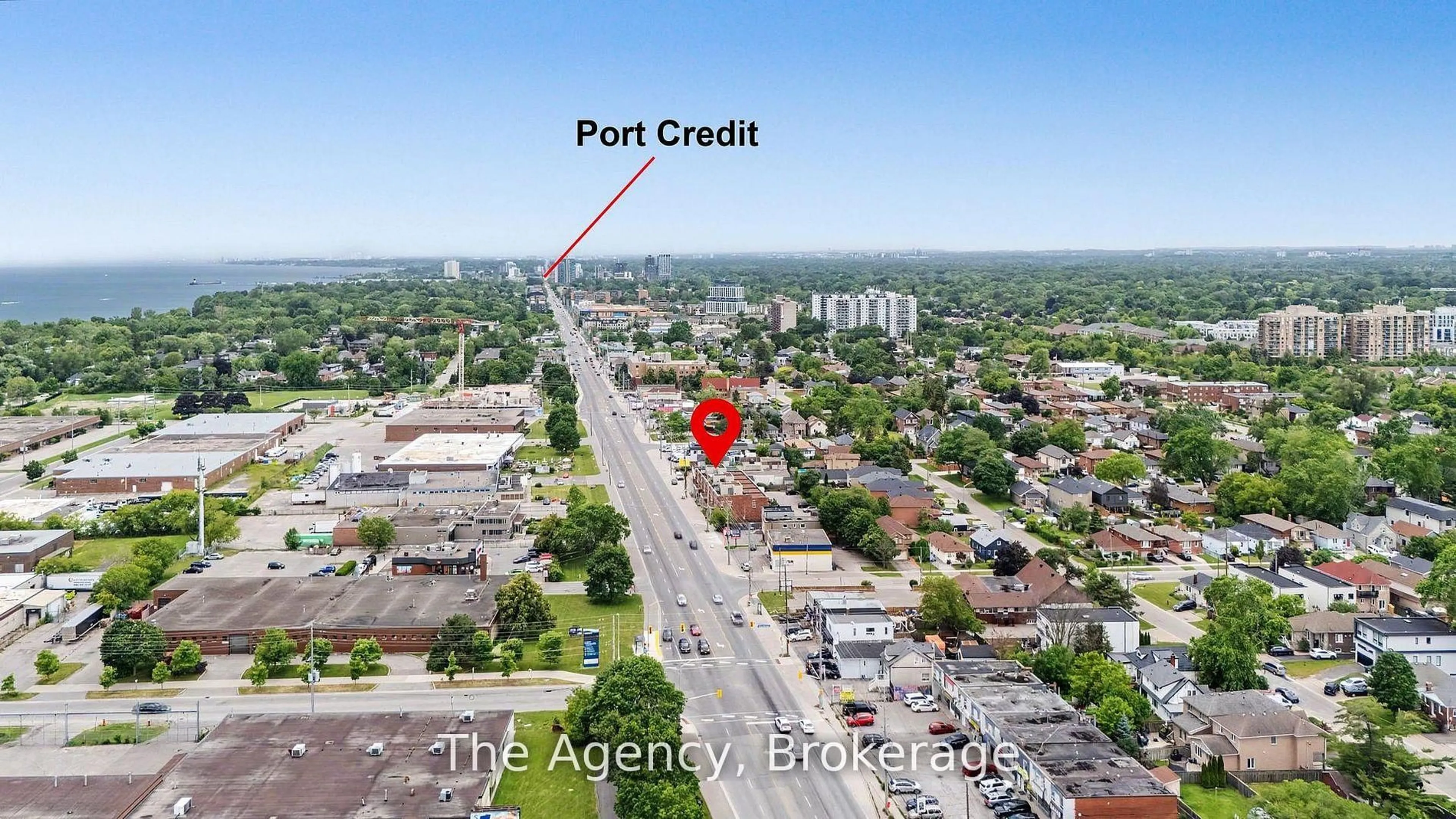 A pic from outside/outdoor area/front of a property/back of a property/a pic from drone, street for 881 Lakeshore Rd, Mississauga Ontario L5E 1E2