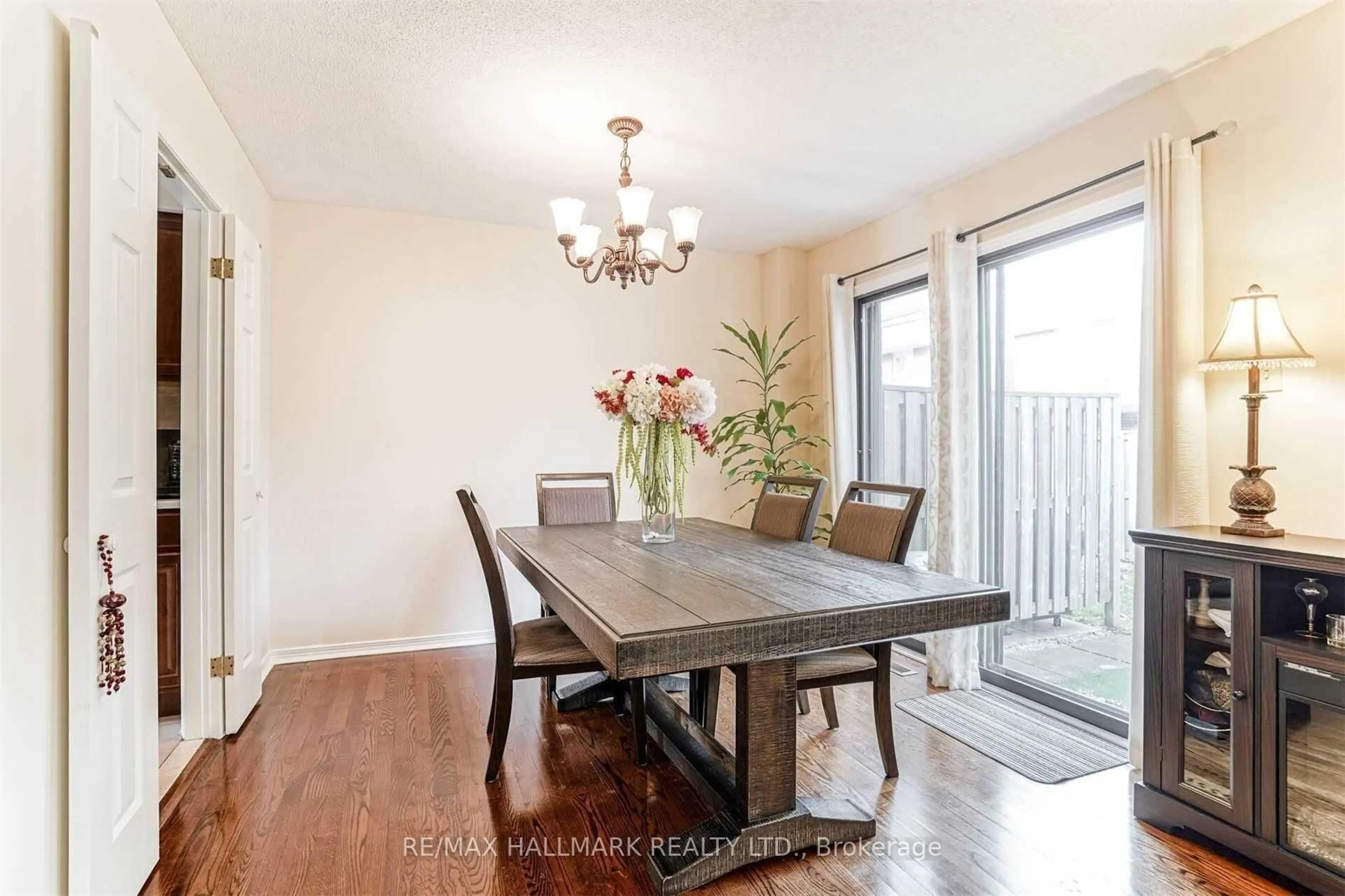 Dining room, wood/laminate floor for 2006 Glenada Cres #17, Oakville Ontario L6H 5R9
