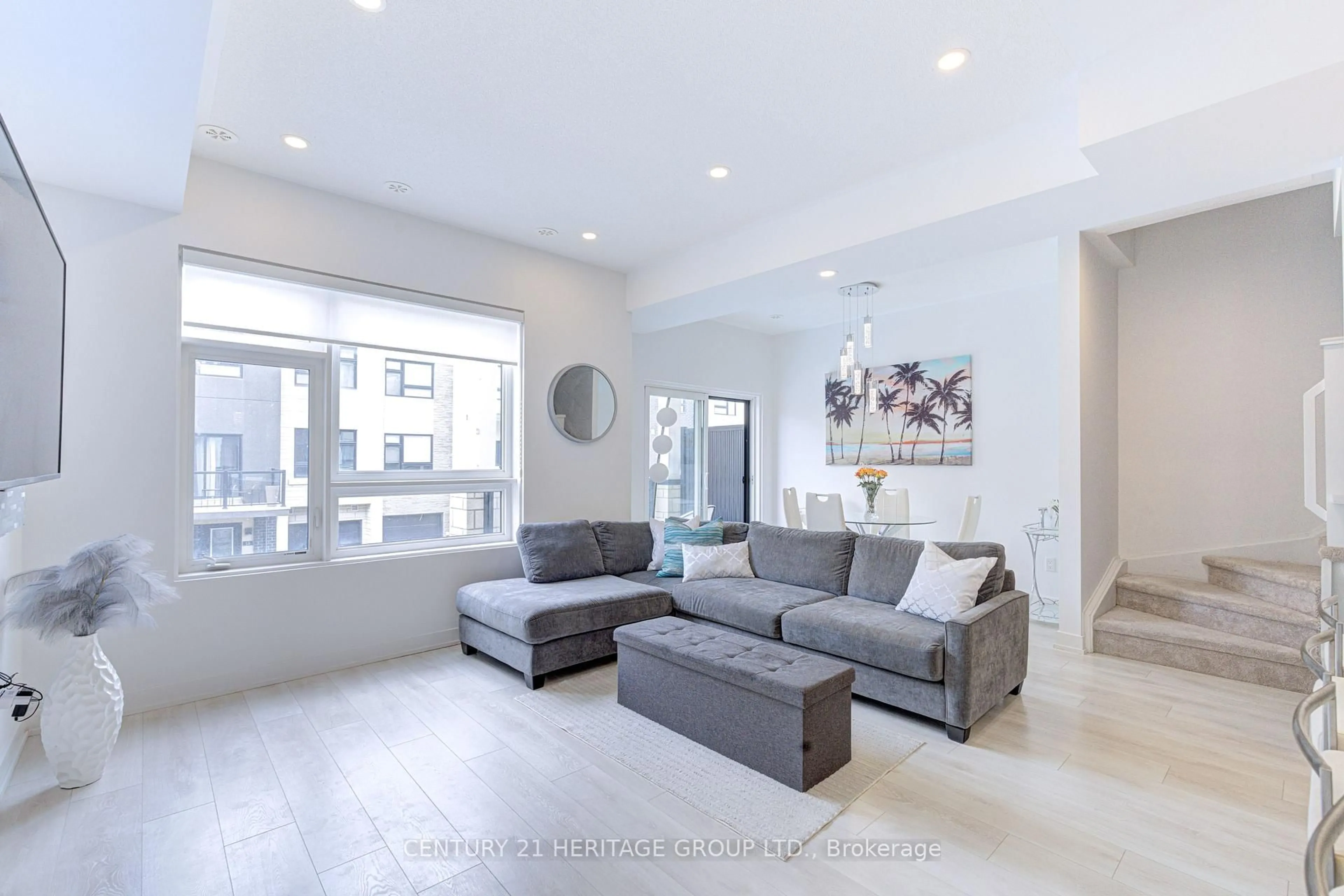 Living room with furniture, unknown for 1121 Cooke Blvd #38, Burlington Ontario L7T 0C4
