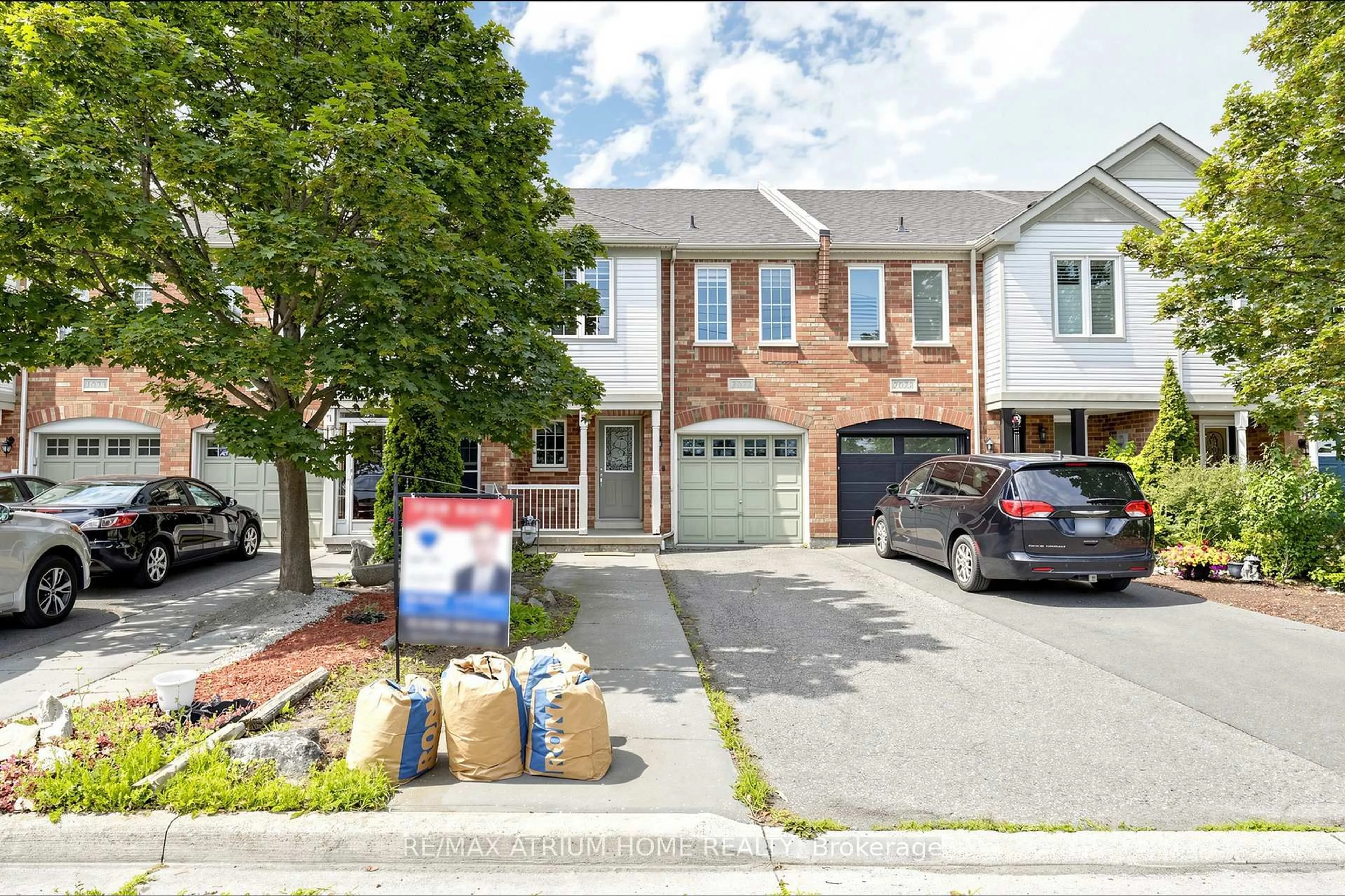 Home with brick exterior material, street for 3077 Hawktail Cres, Mississauga Ontario L5M 6W8