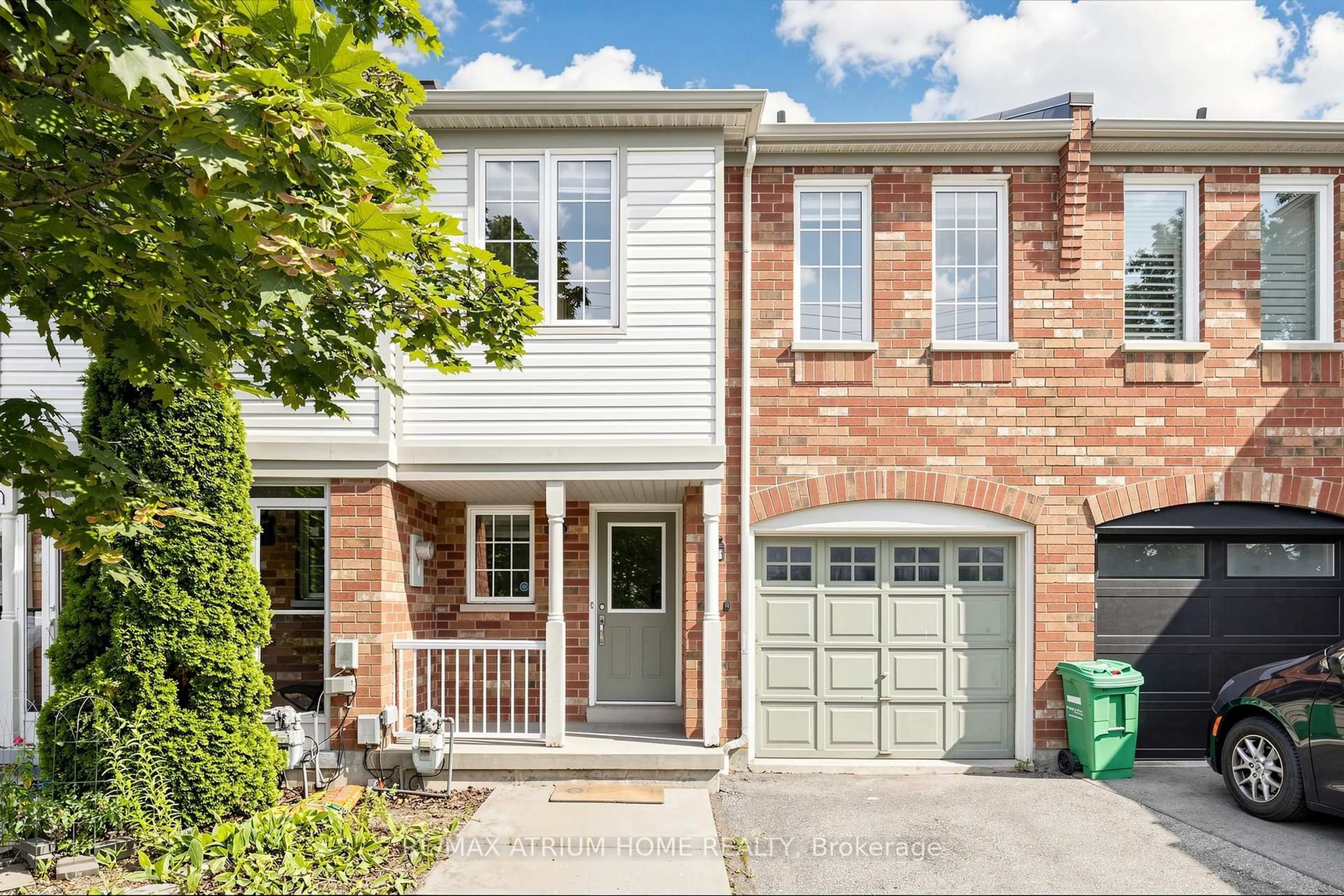 Home with brick exterior material, street for 3077 Hawktail Cres, Mississauga Ontario L5M 6W8