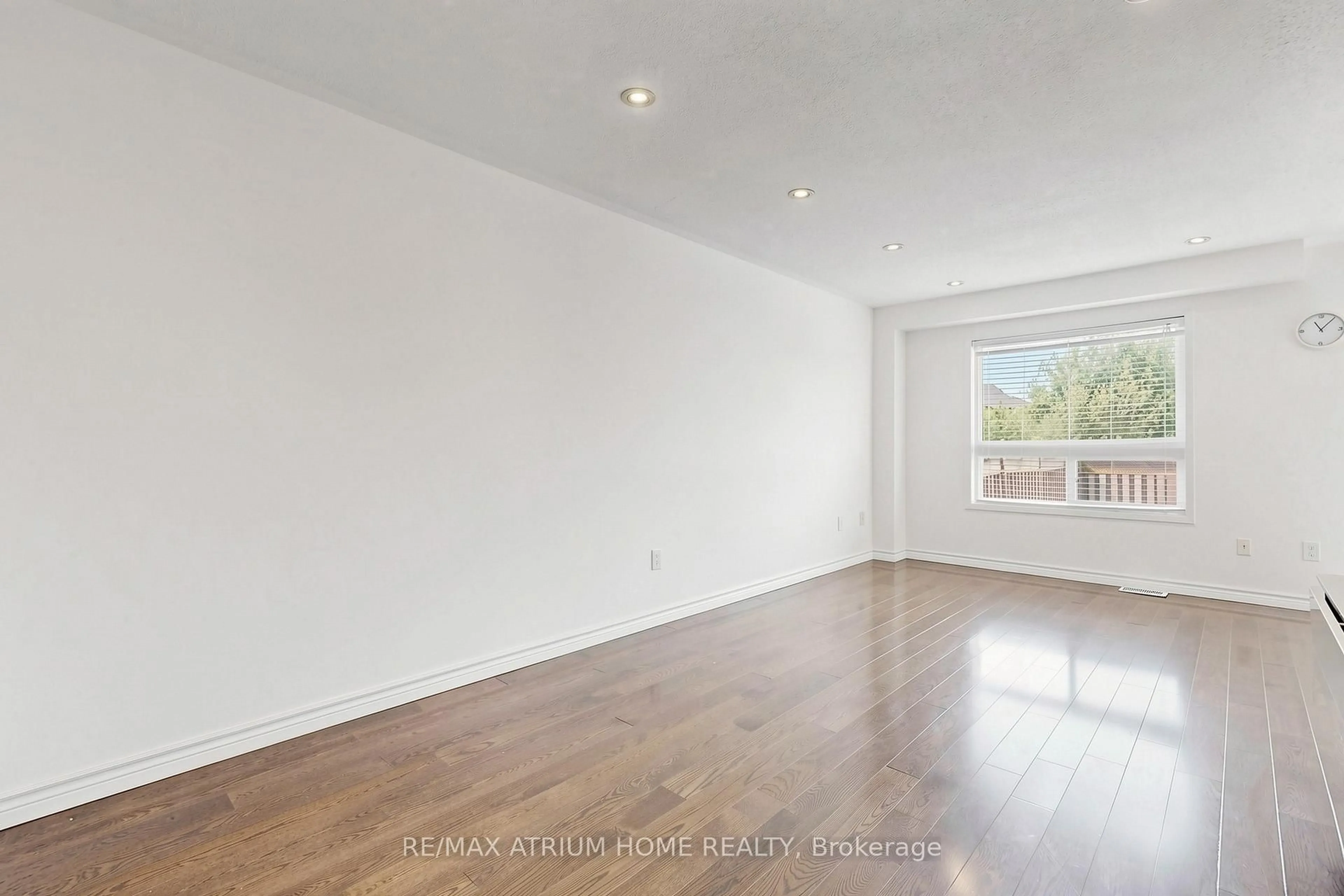 A pic of a room for 3077 Hawktail Cres, Mississauga Ontario L5M 6W8