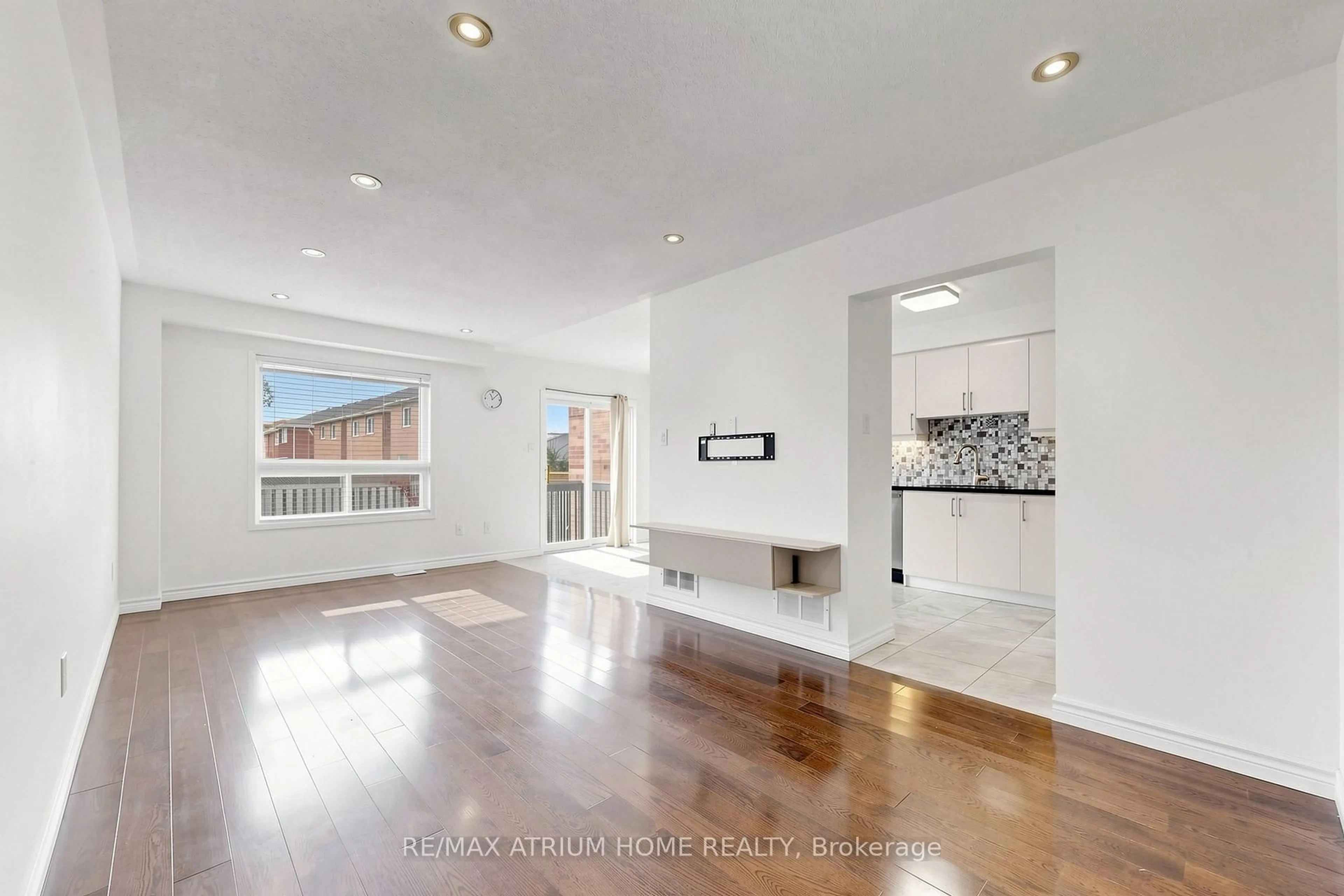 Unknown for 3077 Hawktail Cres, Mississauga Ontario L5M 6W8