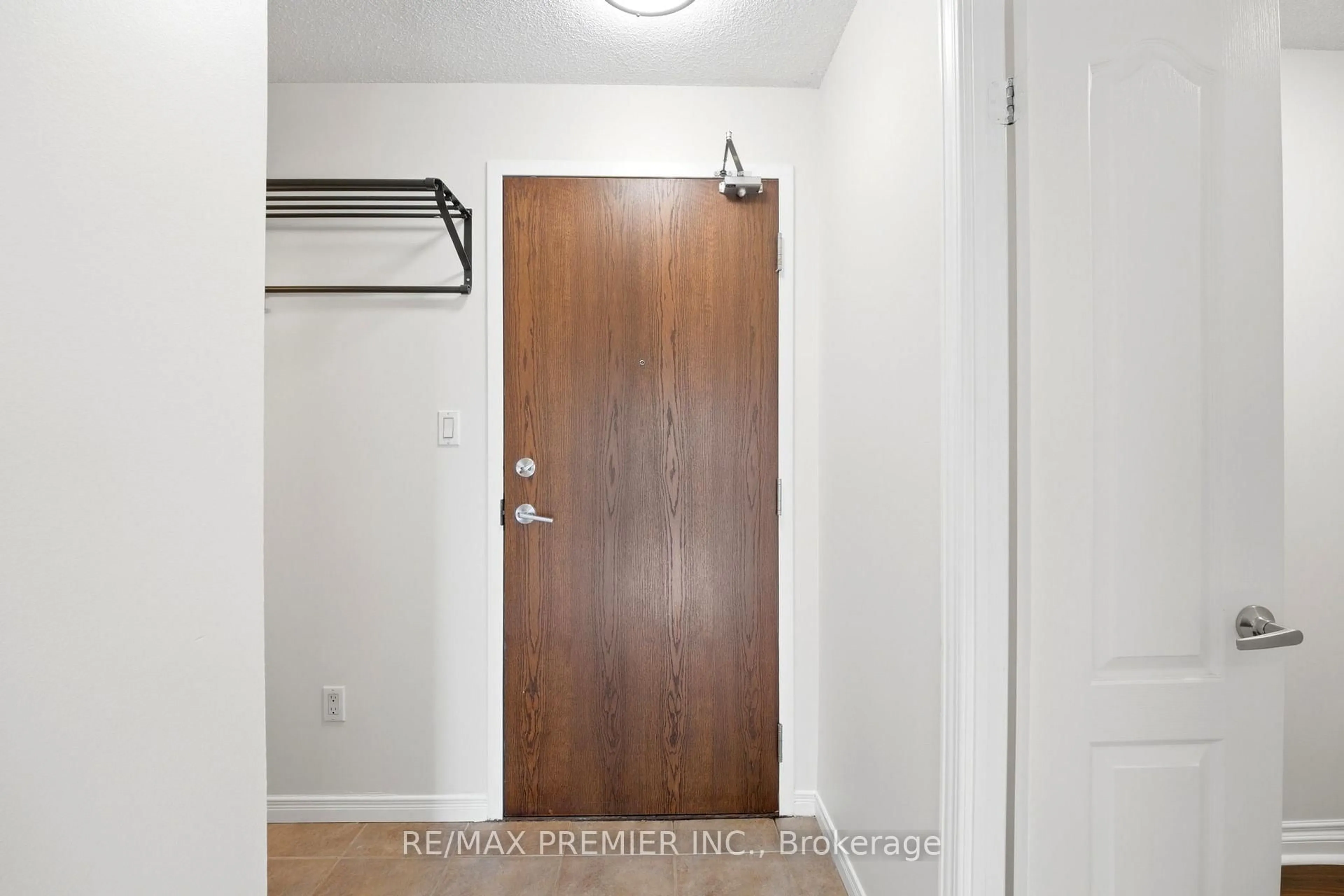 Indoor entryway for 2772 Keele St #306, Toronto Ontario M3M 0A3