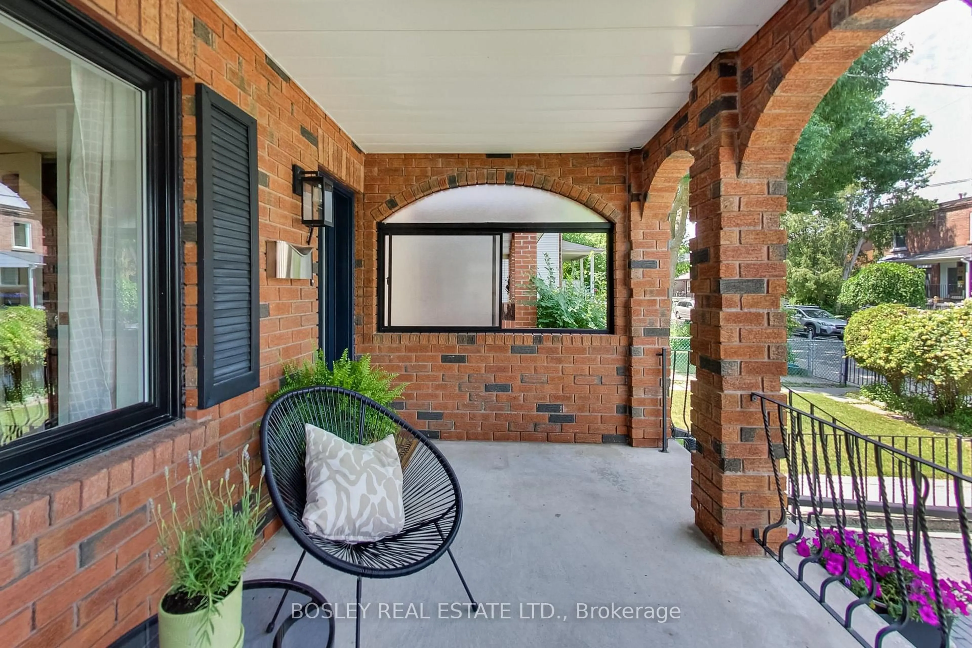 Patio, street for 7 Pendrith St, Toronto Ontario M6G 1R6