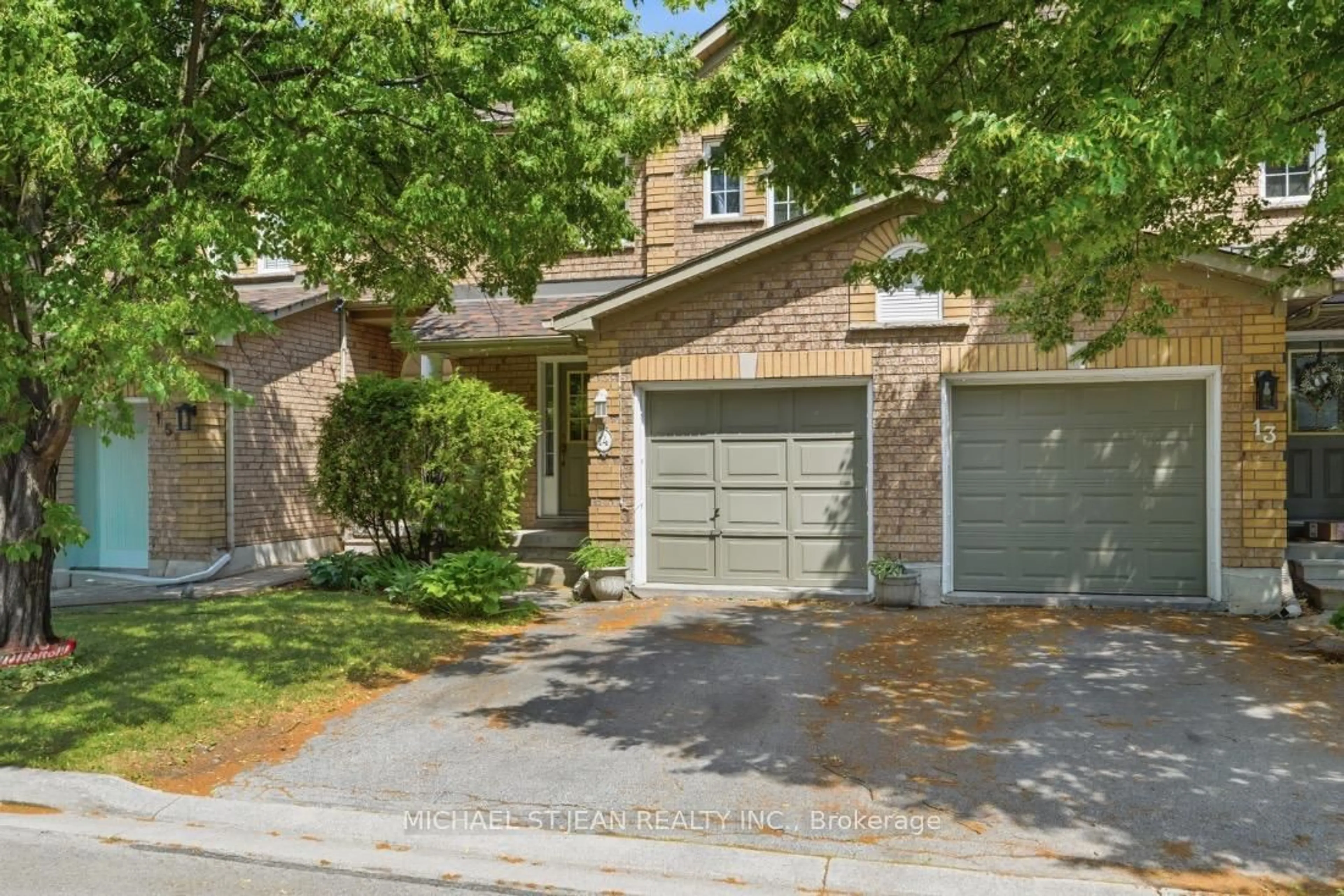 Home with brick exterior material, street for 2871 Darien Rd #14, Burlington Ontario L7M 4R6