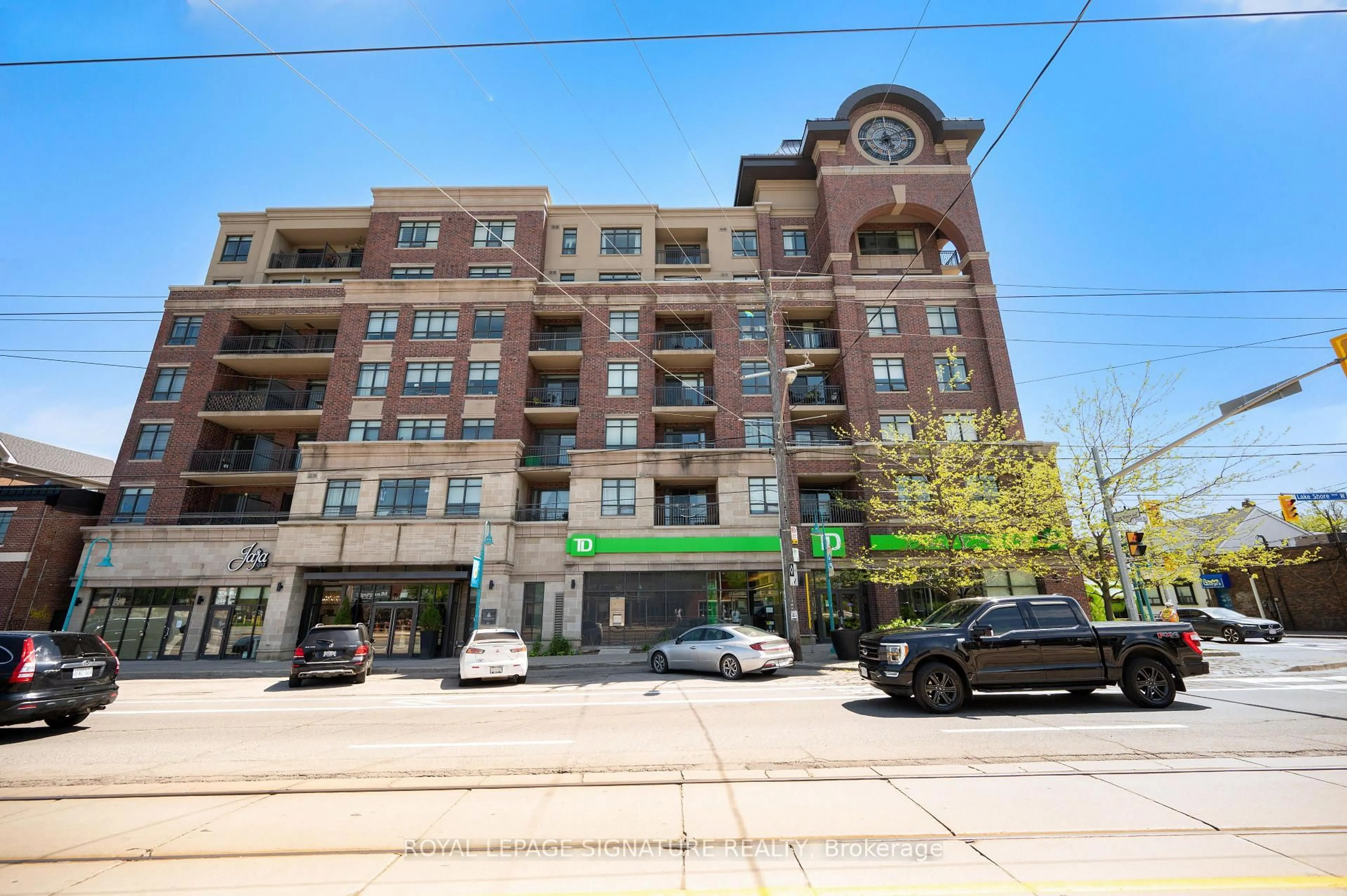 Patio, building for 3563 Lake Shore Blvd #303, Toronto Ontario M8W 0A3
