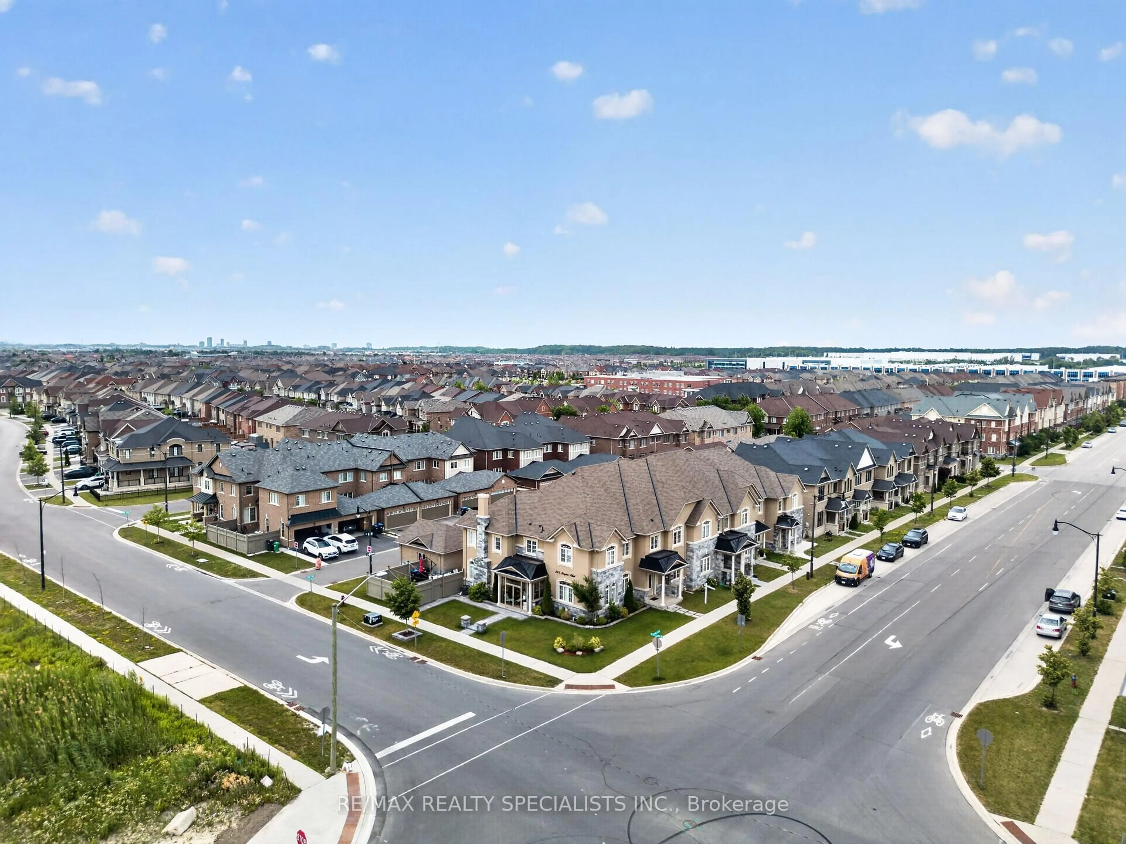 A pic from outside/outdoor area/front of a property/back of a property/a pic from drone, unknown for 261 INSPIRE Blvd, Brampton Ontario L6R 0B6