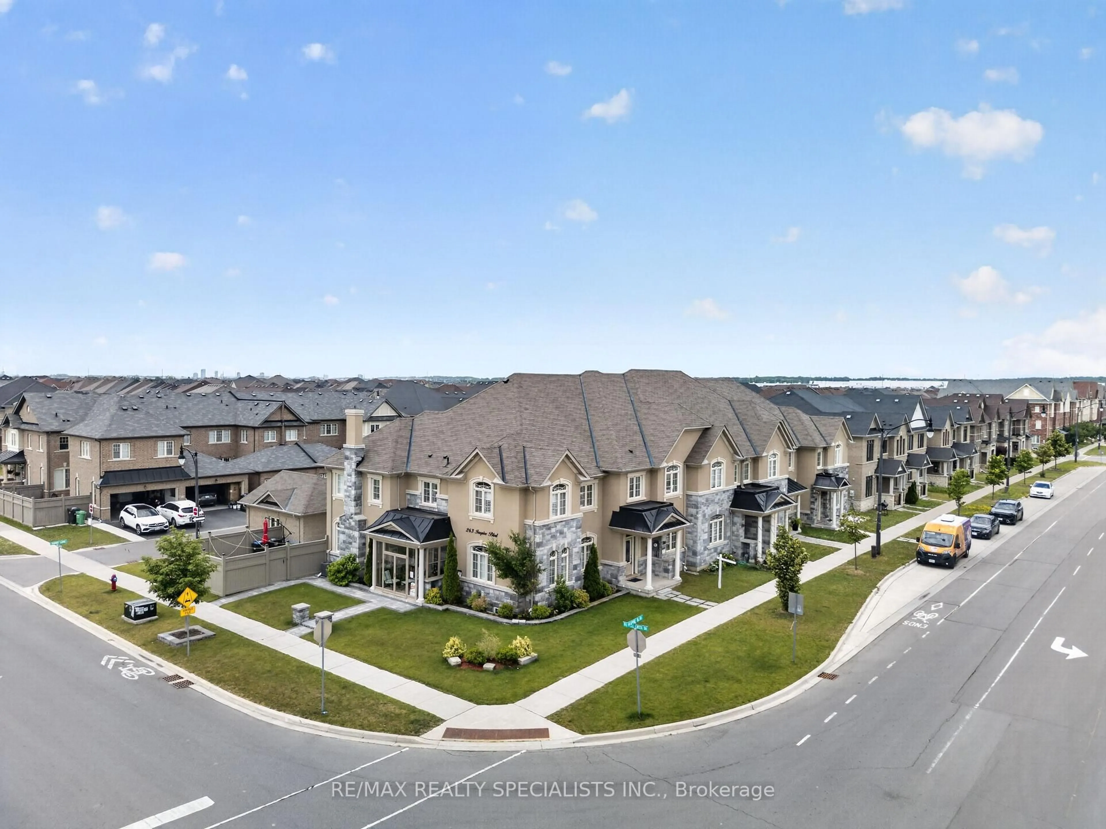 A pic from outside/outdoor area/front of a property/back of a property/a pic from drone, unknown for 261 INSPIRE Blvd, Brampton Ontario L6R 0B6