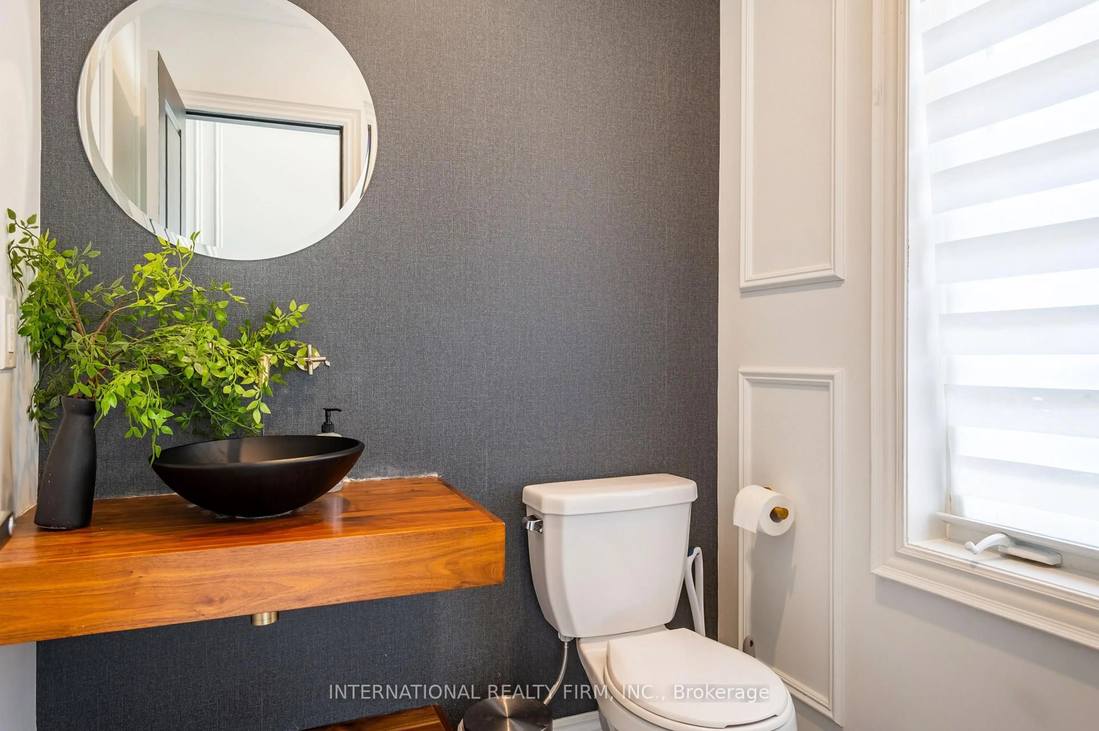 Contemporary bathroom, ceramic/tile floor for 233 Etheridge Ave, Milton Ontario L9E 1H6