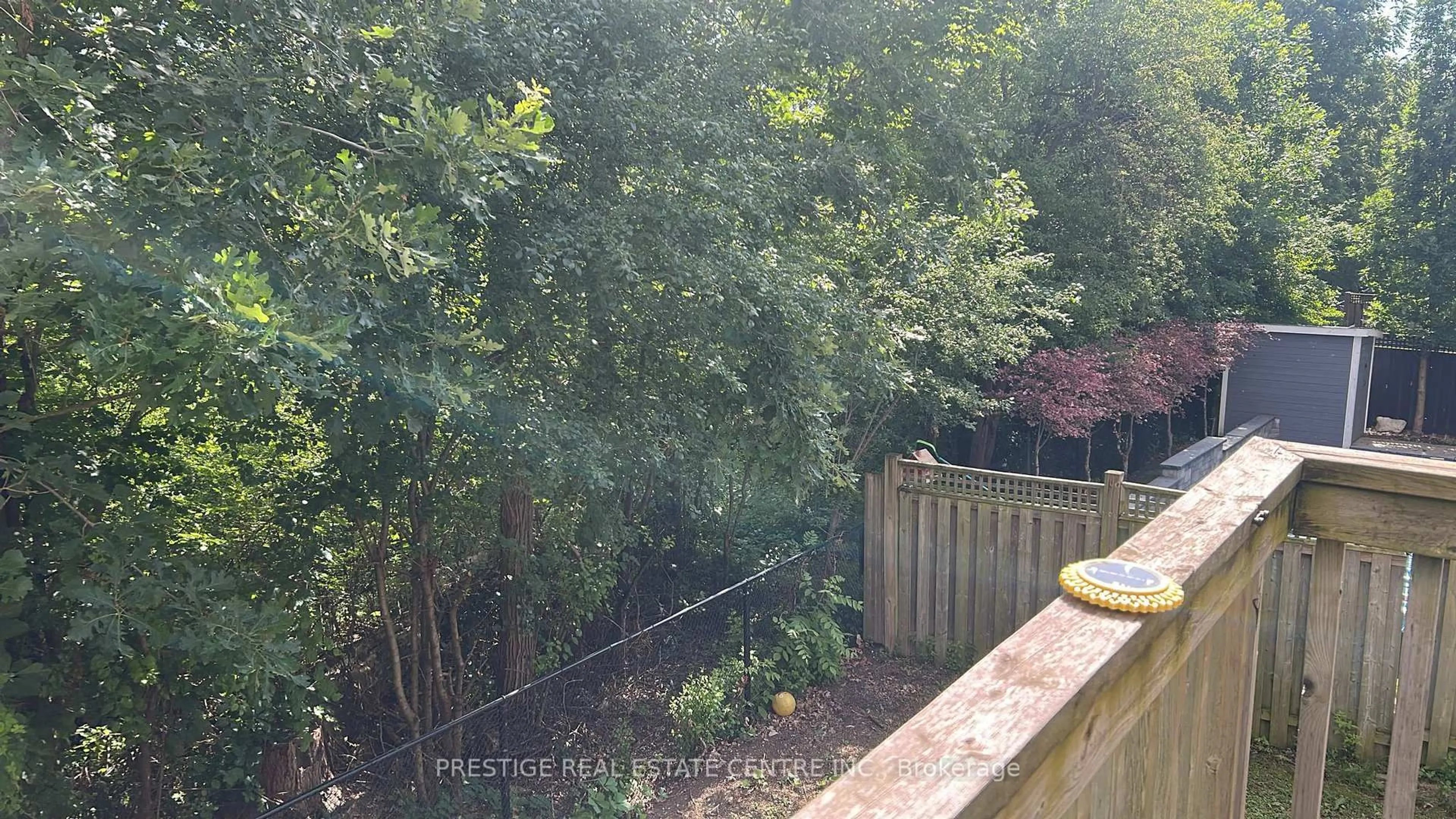 A pic from outside/outdoor area/front of a property/back of a property/a pic from drone, forest/trees view for 1527 Stewart Cres, Milton Ontario L9T 6P8
