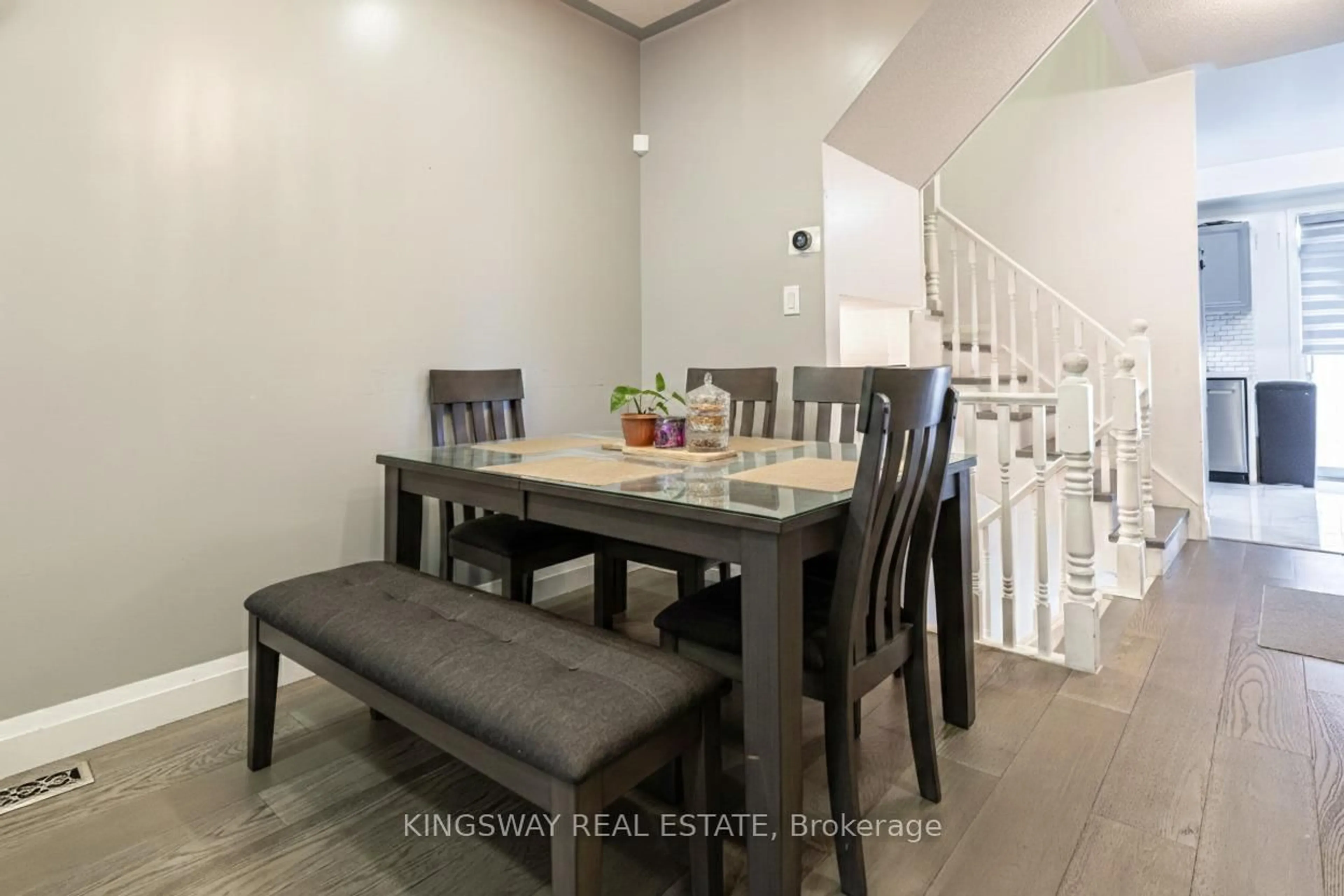 Dining room, unknown for 280 HILLCREST Ave #6, Mississauga Ontario L5B 4L3