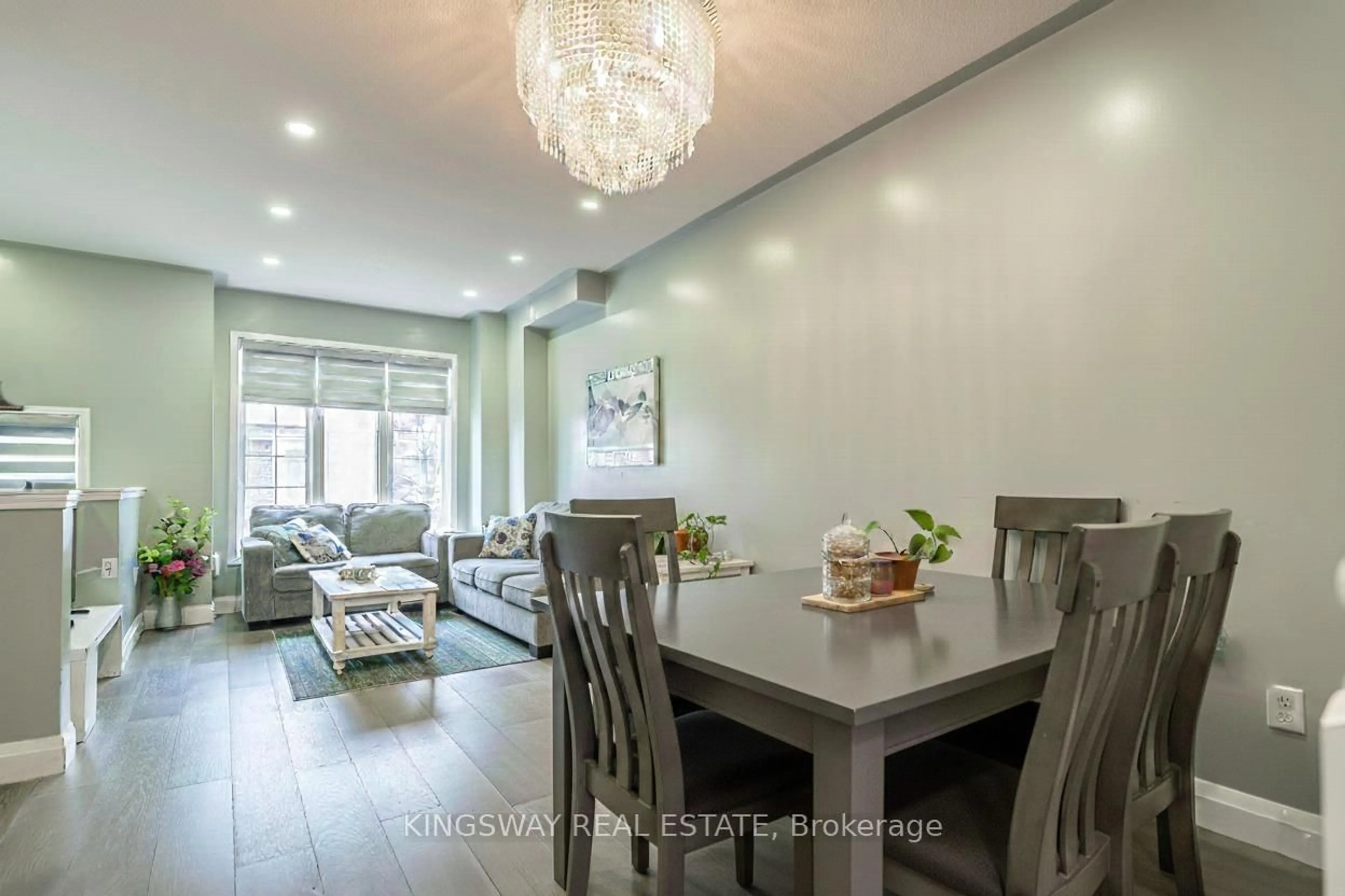 Dining room, wood/laminate floor for 280 HILLCREST Ave #6, Mississauga Ontario L5B 4L3