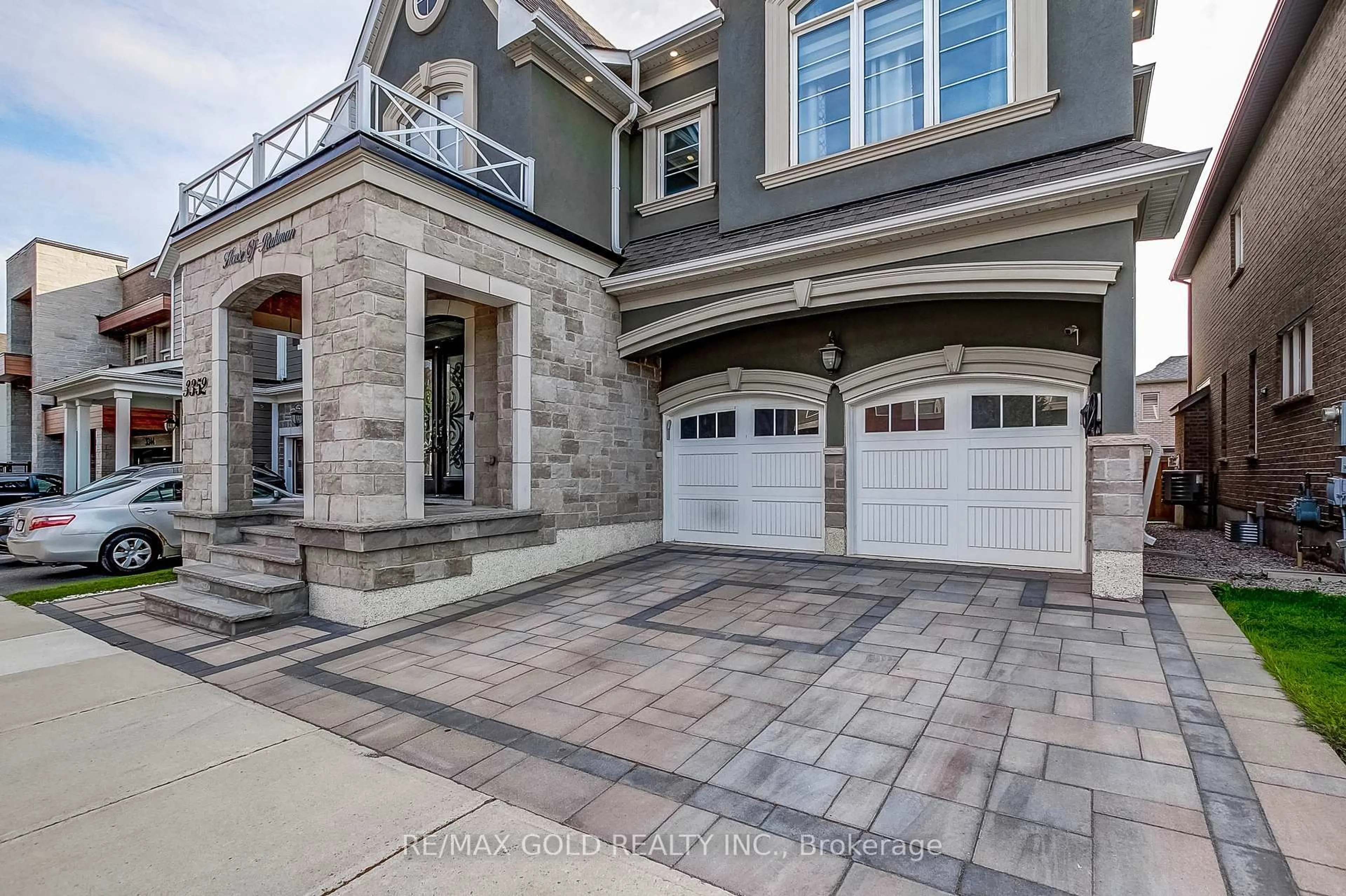 Unknown for 3352 Vernon Powell Dr, Oakville Ontario L6H 0Y4