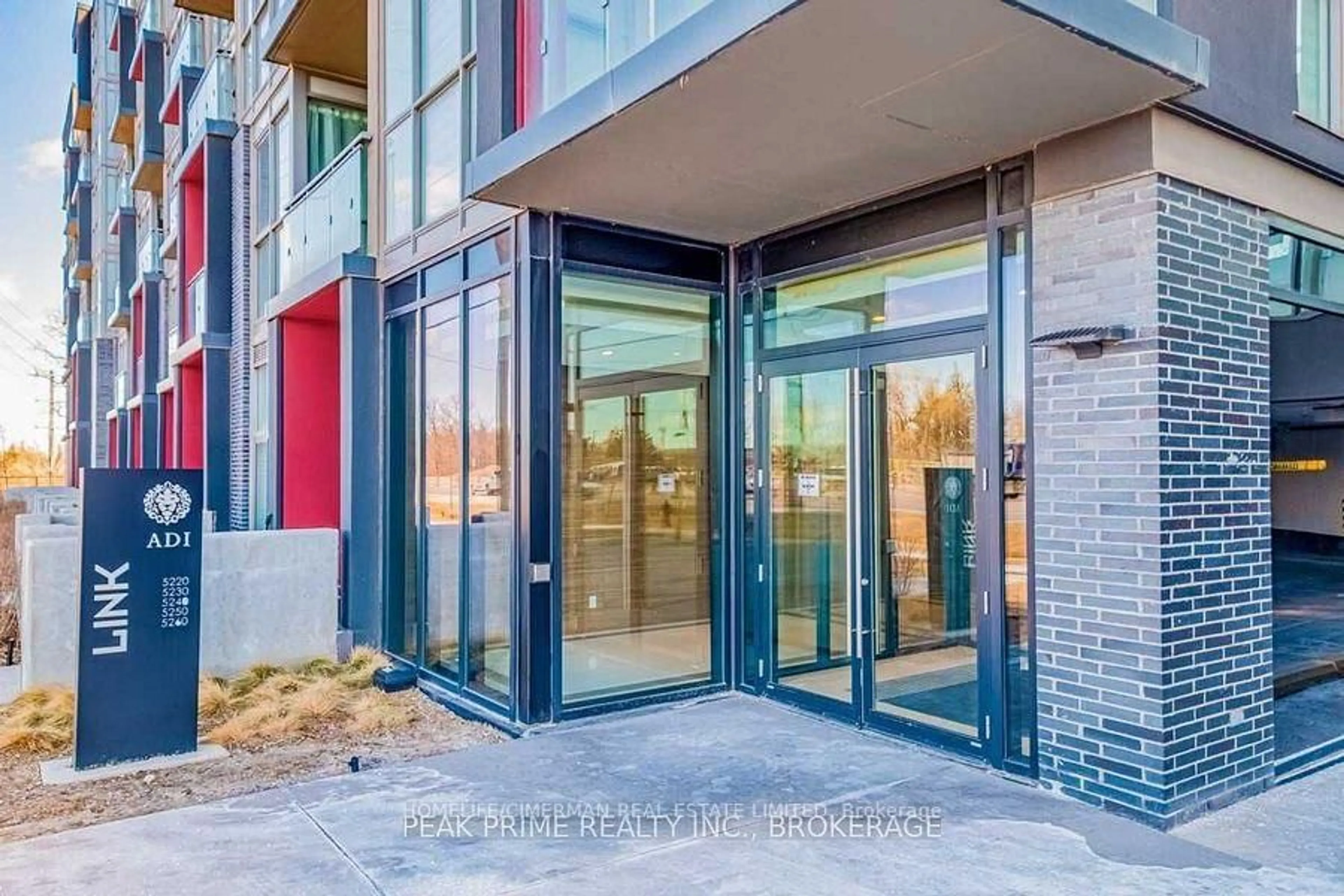 Indoor entryway for 5240 Dundas St #b608, Burlington Ontario L7L 0J6
