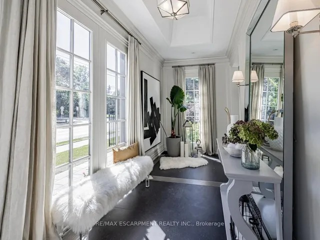 393 Maple Grove Dr, Oakville 5