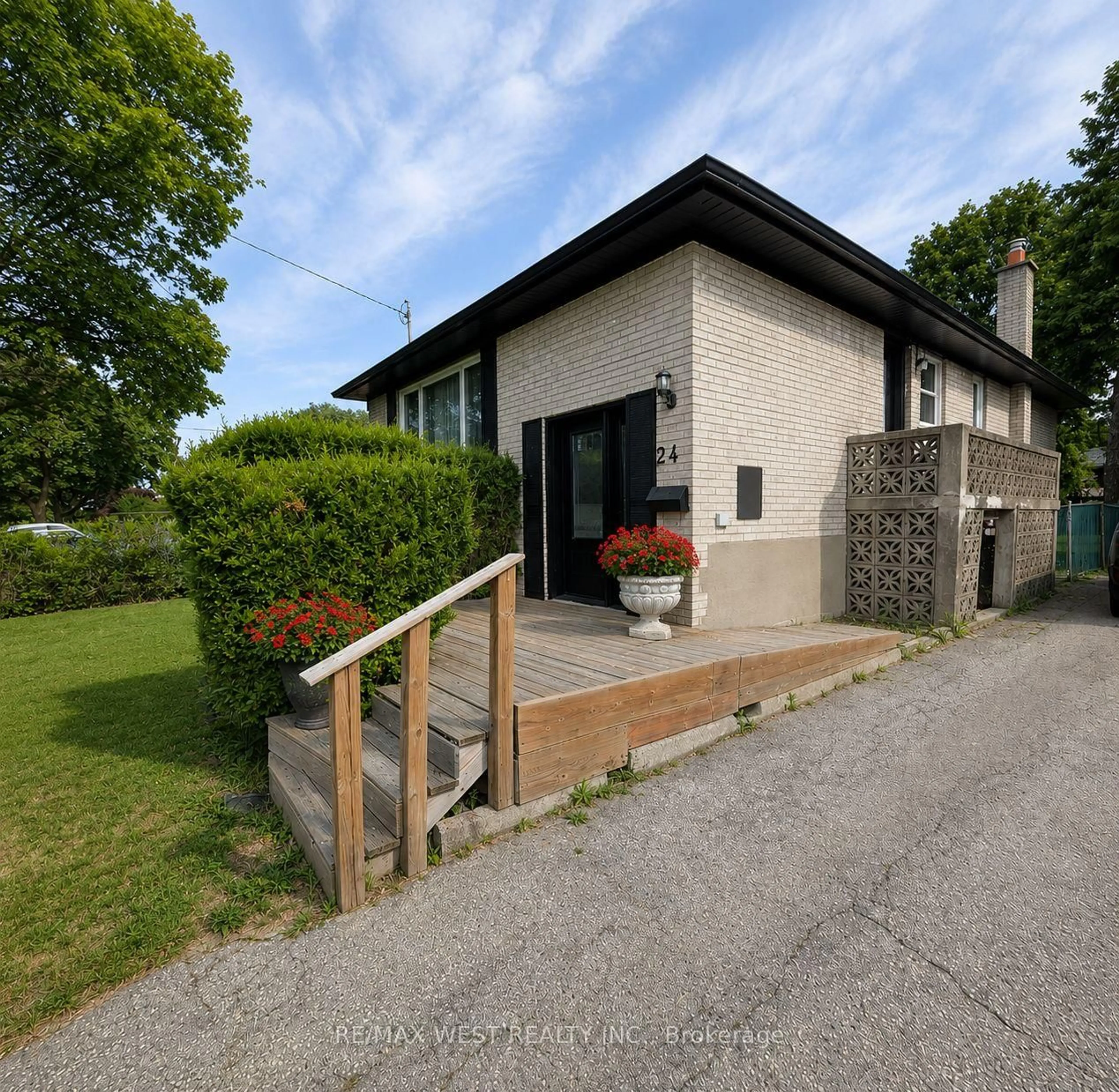 A pic from outside/outdoor area/front of a property/back of a property/a pic from drone, street for 24 Waxham Rd, Toronto Ontario M9W 3L3