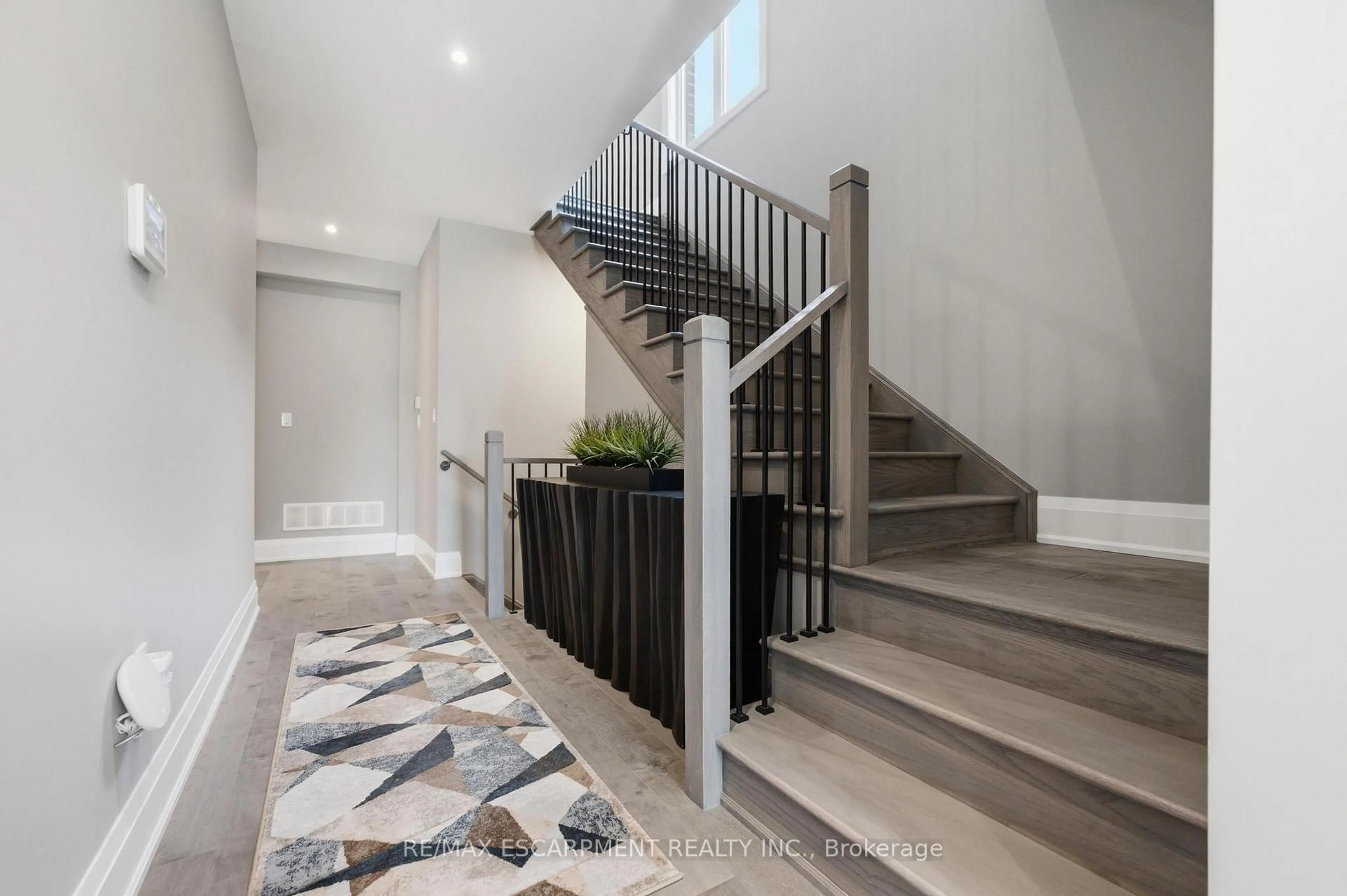 Stairs for 625 Fullum Landing, Milton Ontario L9E 1V7
