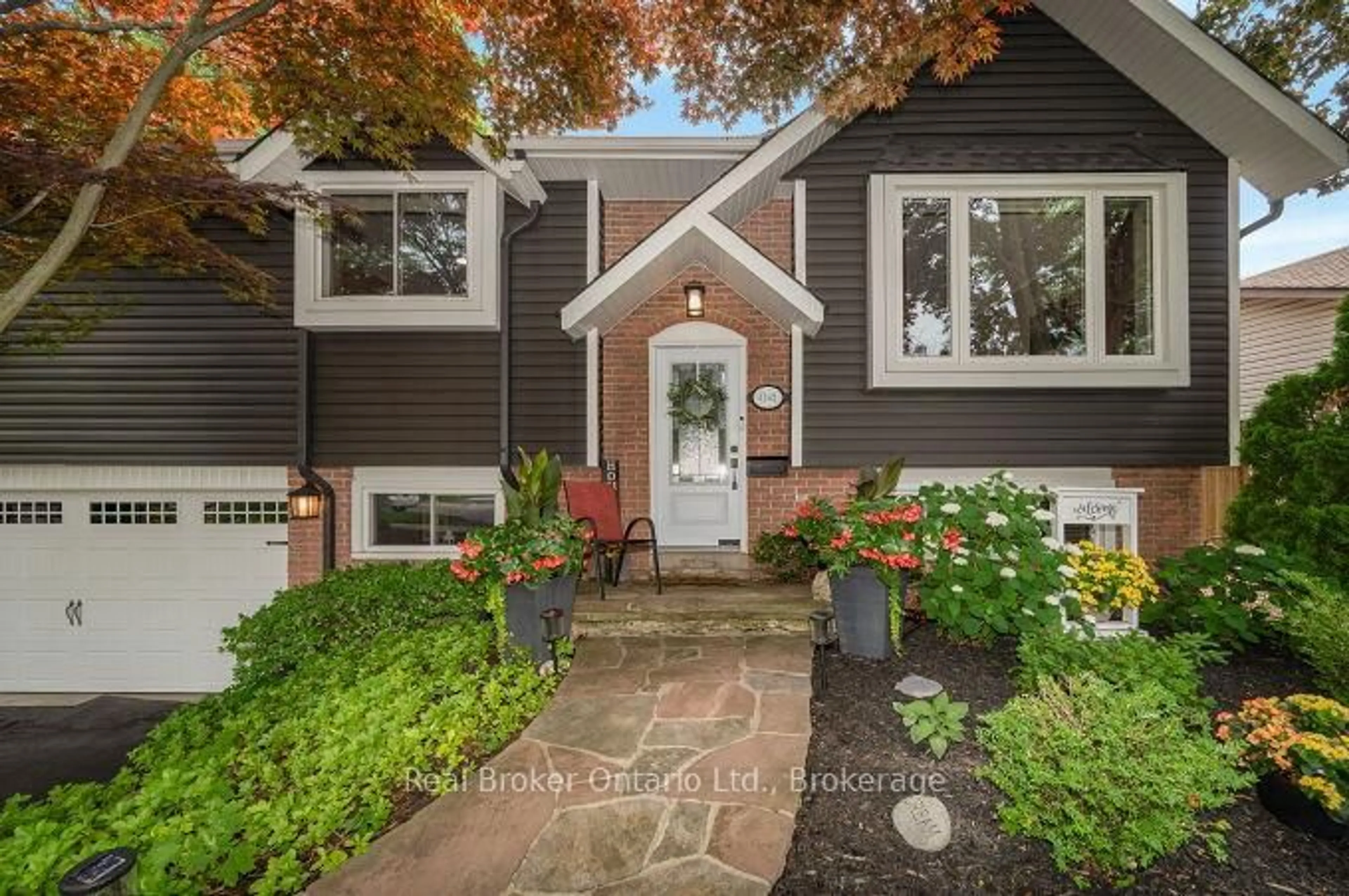 Home with brick exterior material, street for 4162 Sutherland Cres, Burlington Ontario L7L 5G9