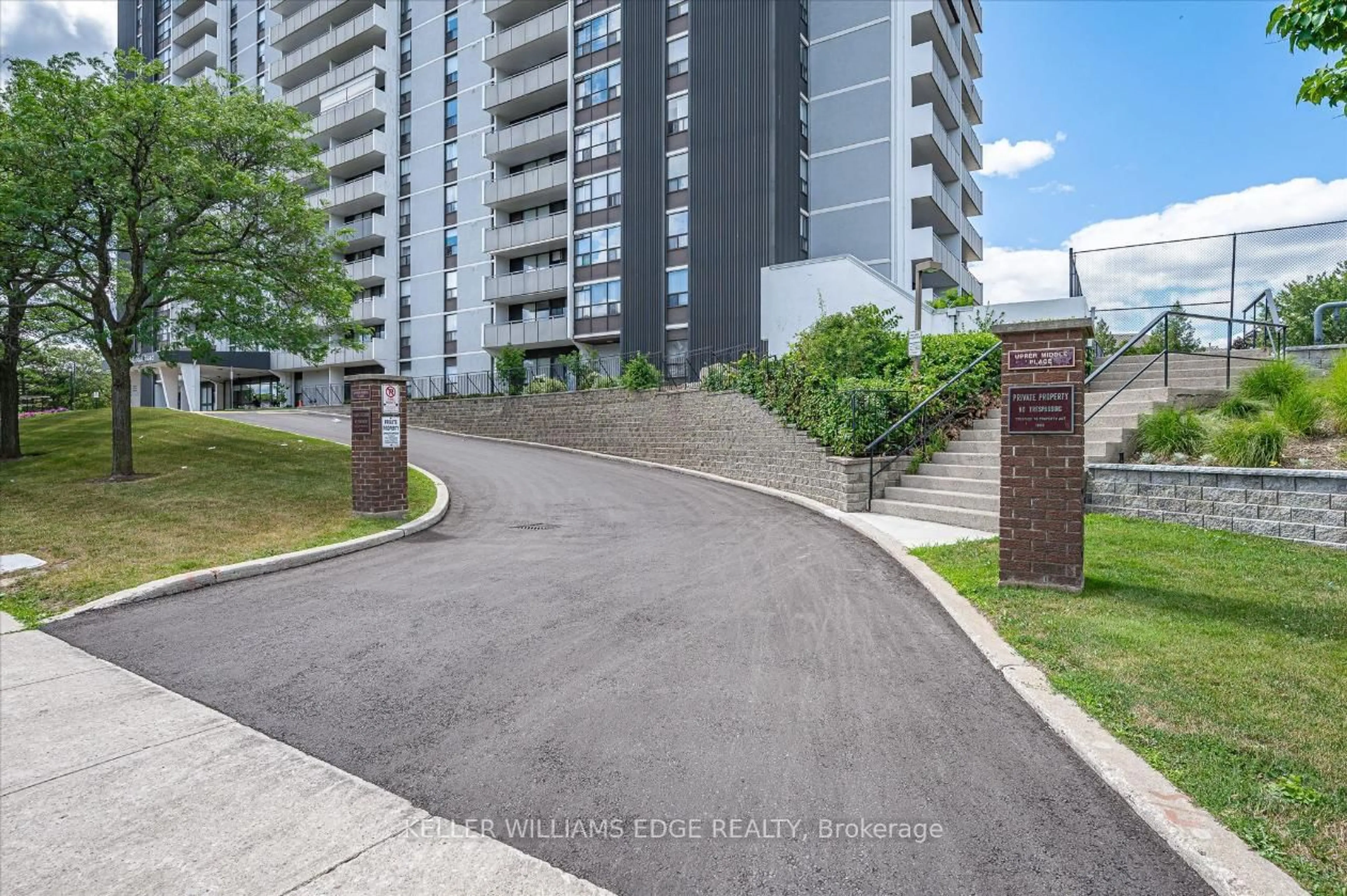 A pic from outside/outdoor area/front of a property/back of a property/a pic from drone, street for 2055 Upper Middle Rd #1202, Burlington Ontario L7P 3P4