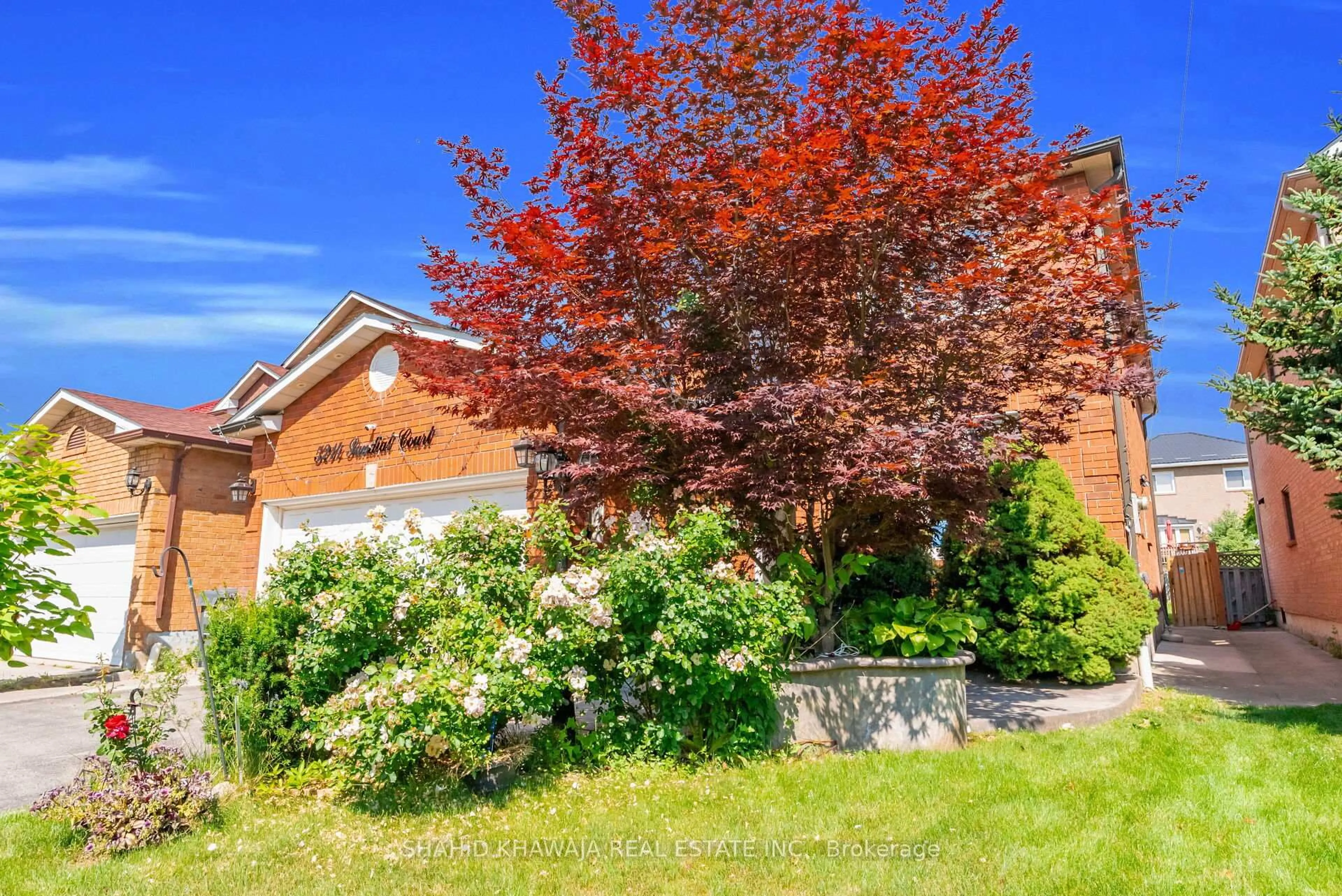 Patio, street for 5214 Sundial Crt, Mississauga Ontario L5R 2S8