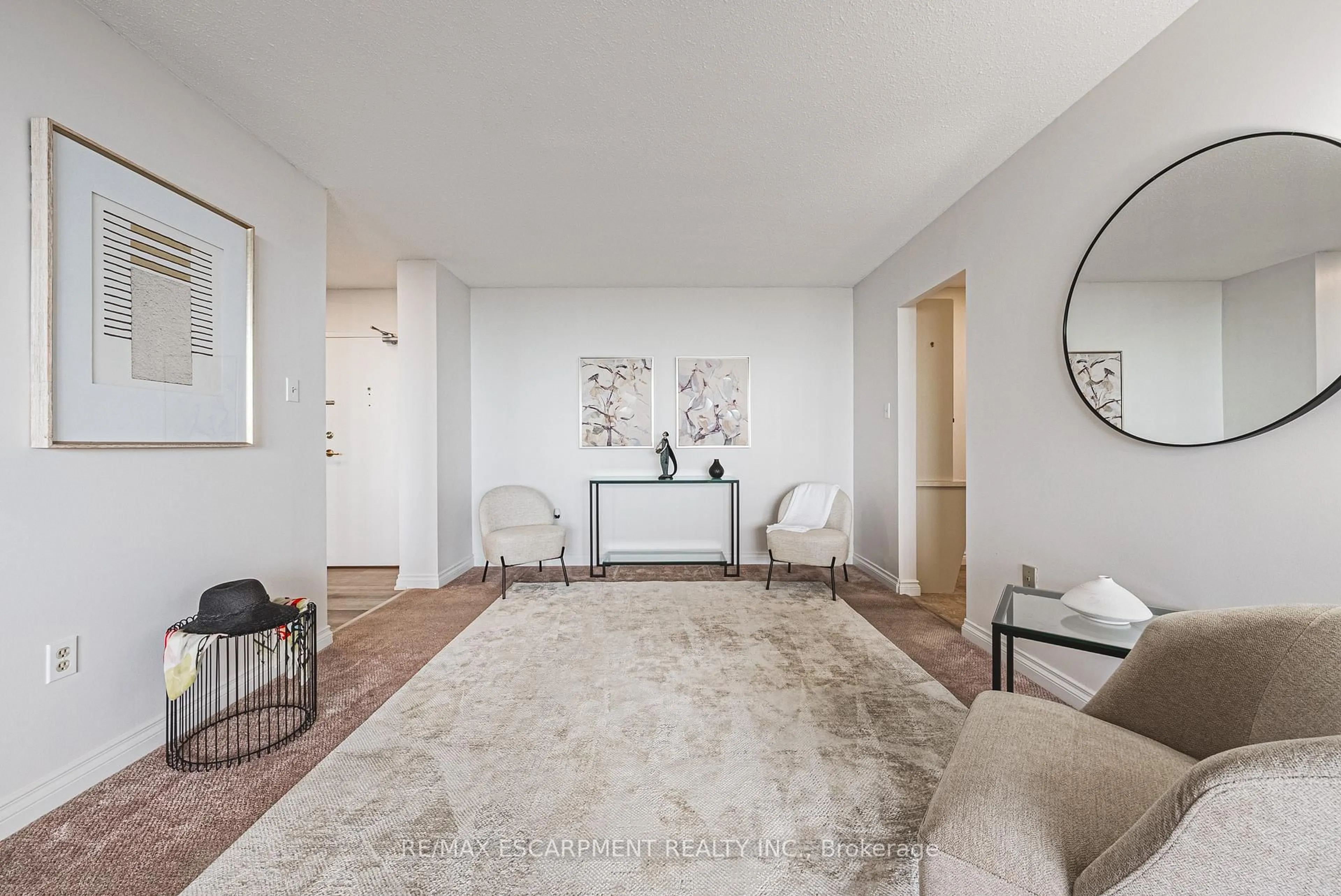 Living room with furniture, unknown for 2055 Upper Middle Rd #1504, Burlington Ontario L7P 3P4