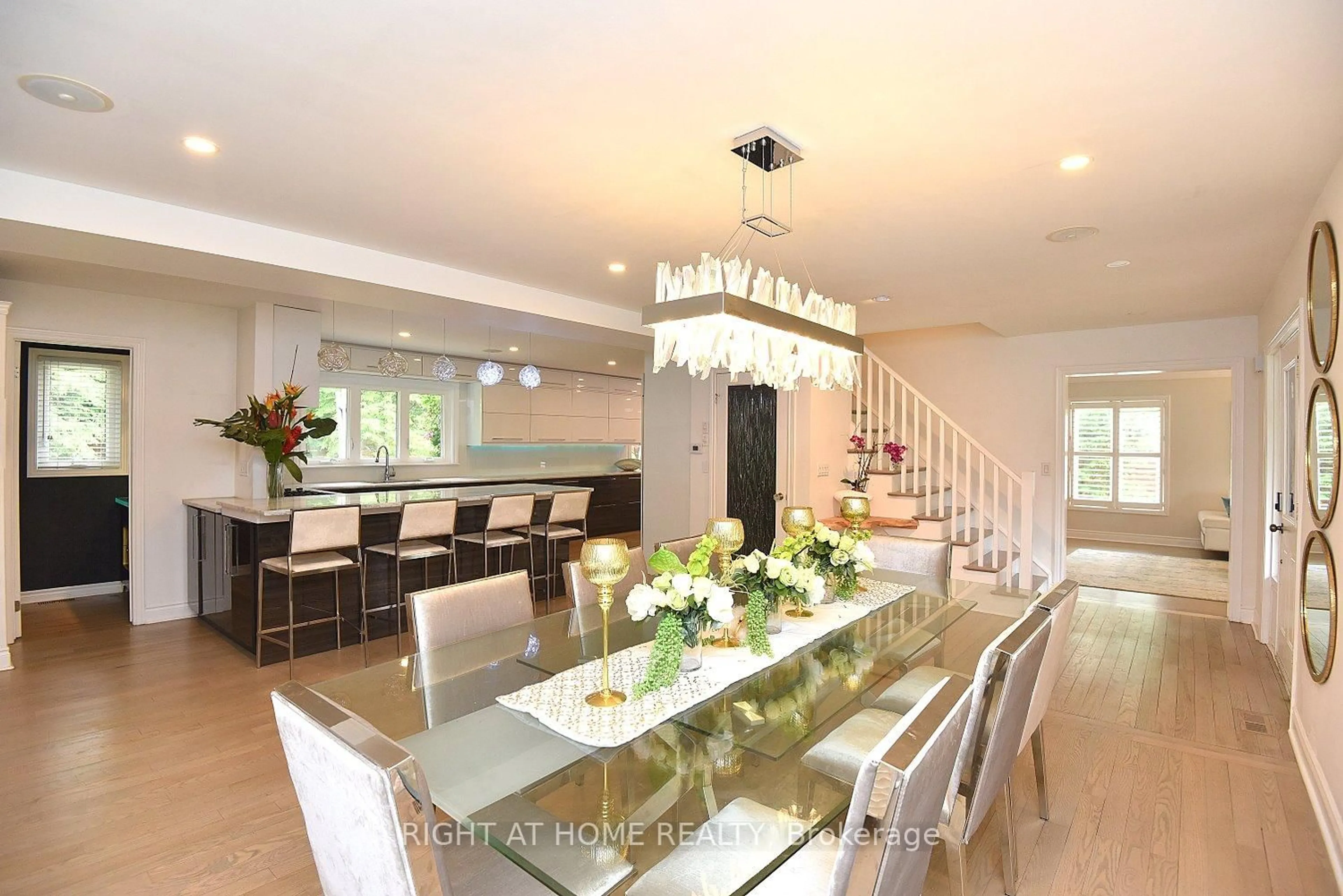 Open concept kitchen, unknown for 4299 Lakeshore Rd, Burlington Ontario L7L 1A7
