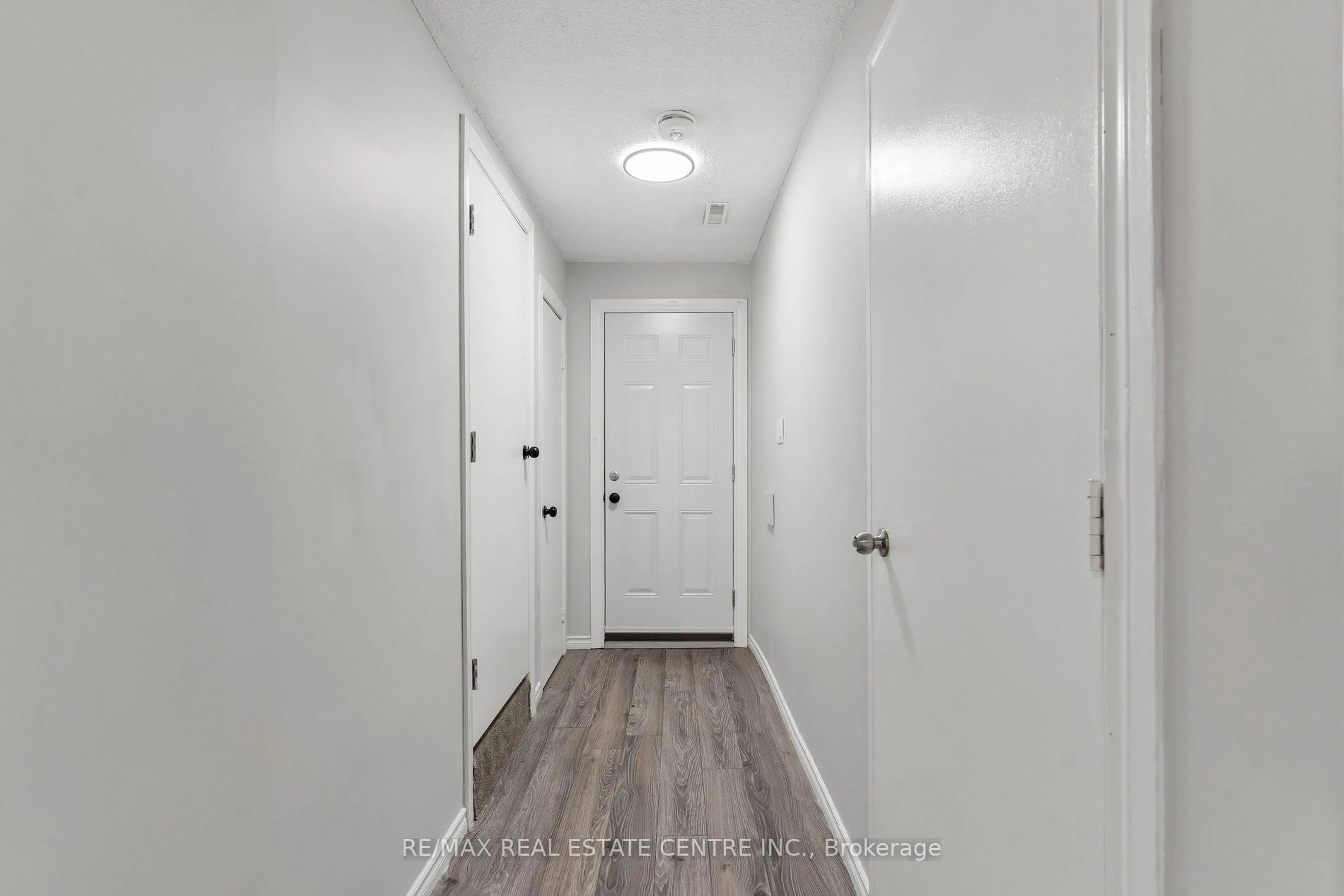 Indoor entryway for 14 Steven St, Orangeville Ontario L9W 4G1