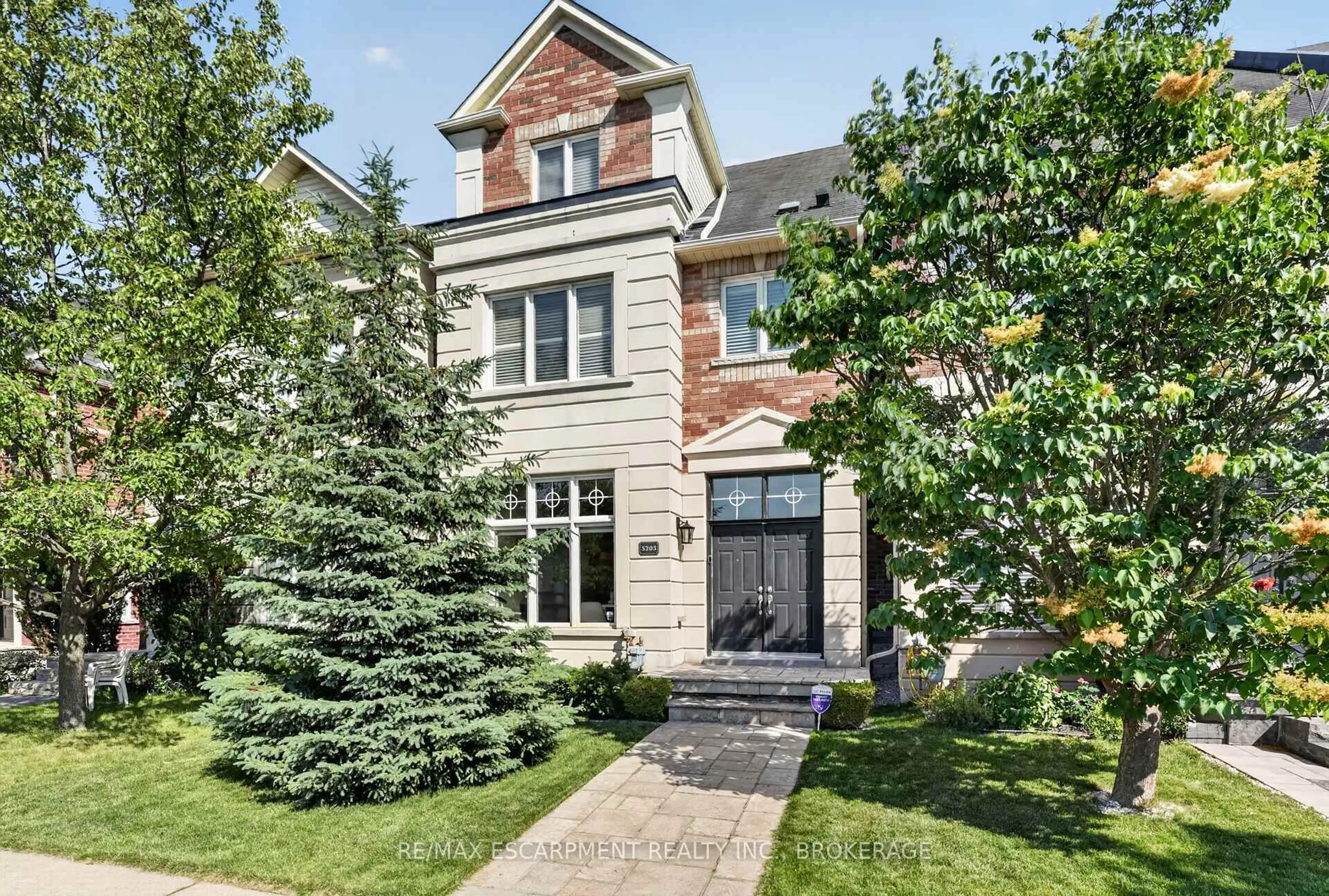 Home with brick exterior material, street for 5203 Preservation Circ, Mississauga Ontario L5M 7T3