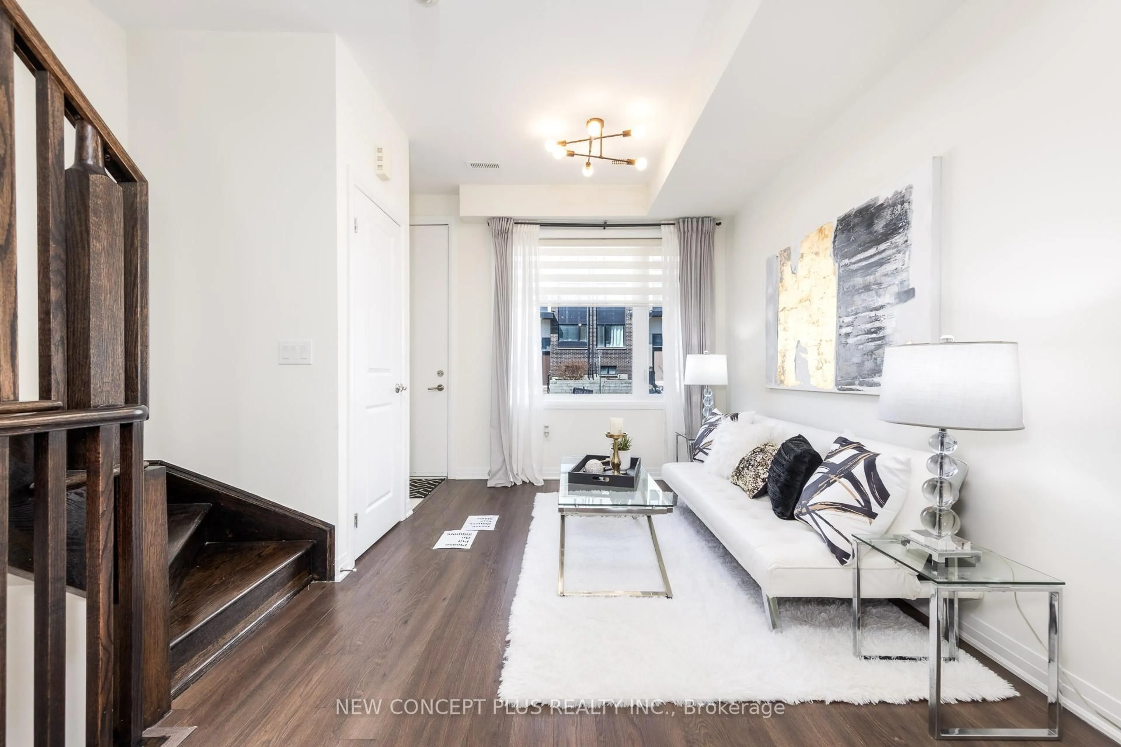Indoor entryway for 9 Thomas Mulholland Dr, Toronto Ontario M3K 0C1