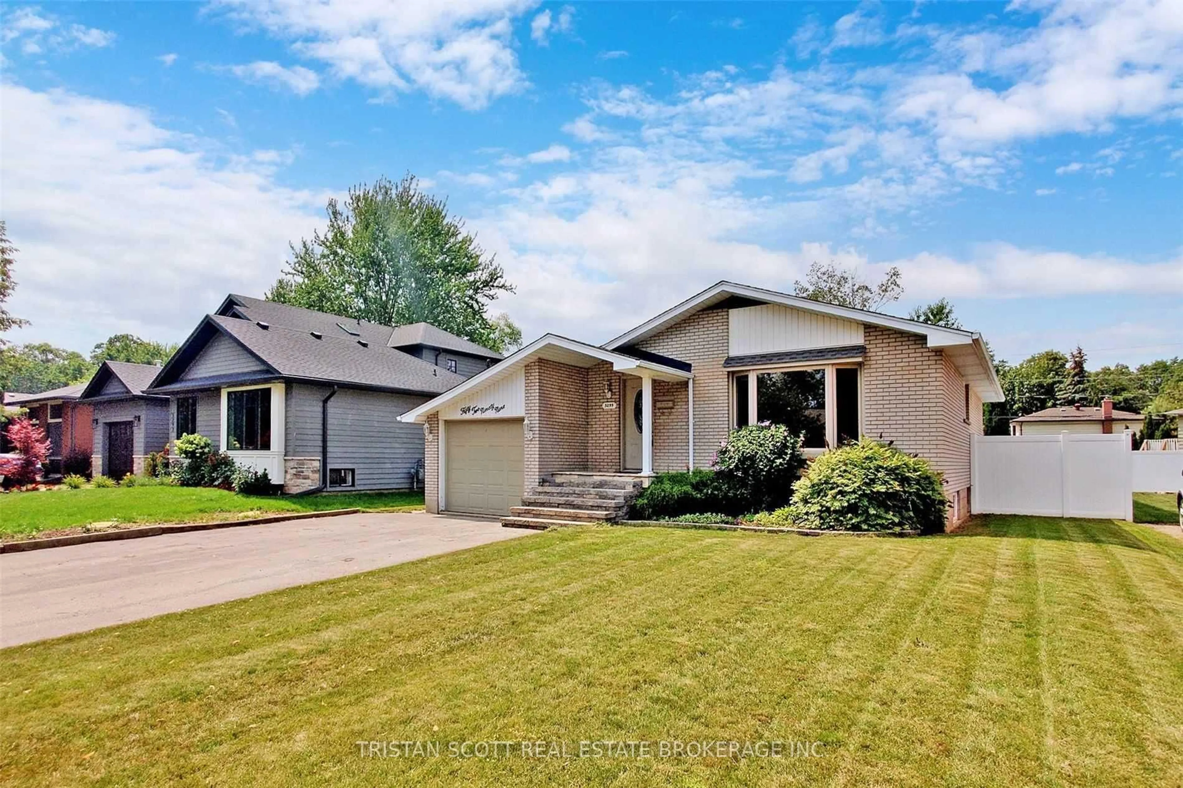 Home with brick exterior material, street for 5299 Mericourt Rd, Burlington Ontario L7L 3R2