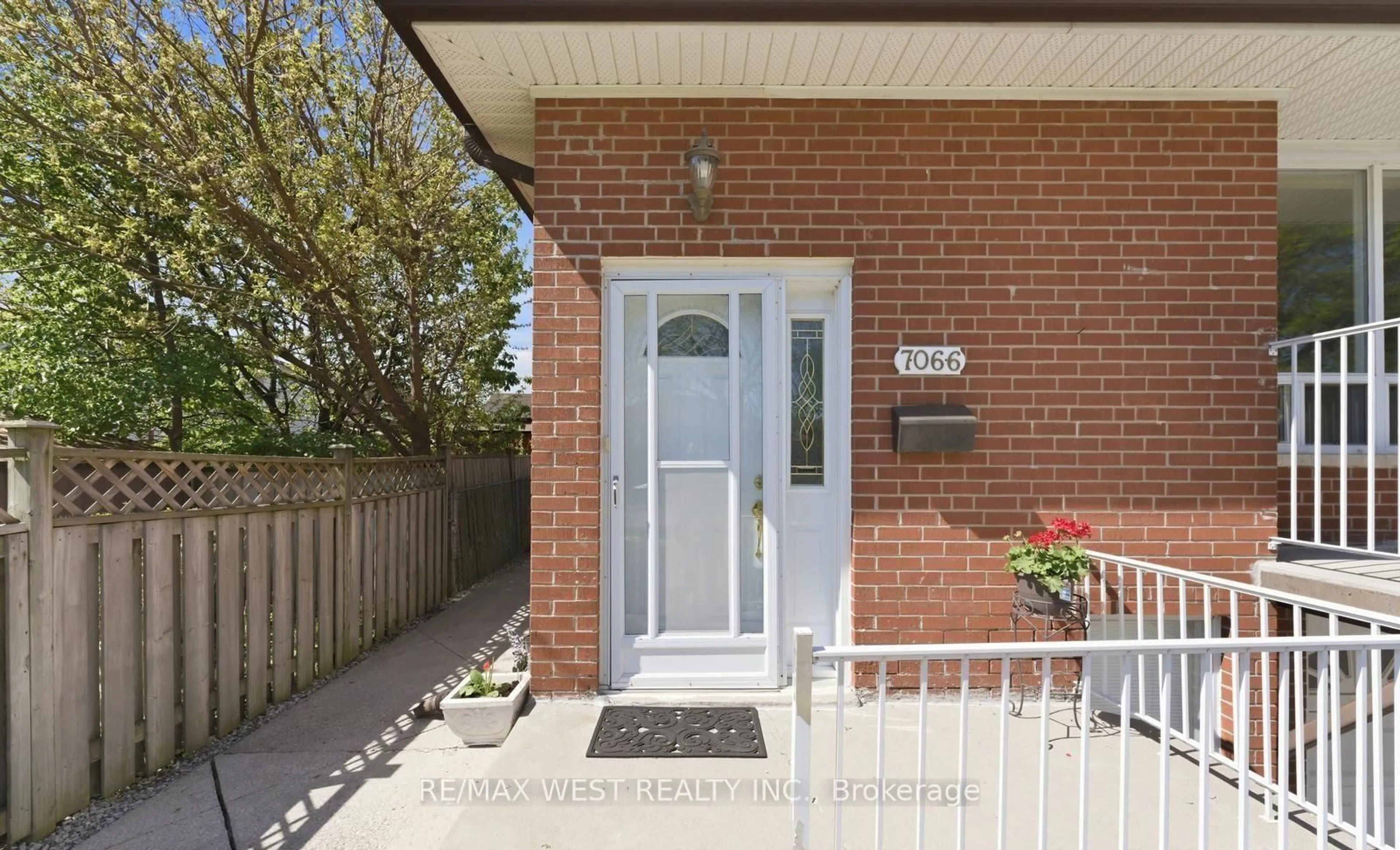 Unknown for 7066 Magic Crt, Mississauga Ontario L4T 3A1