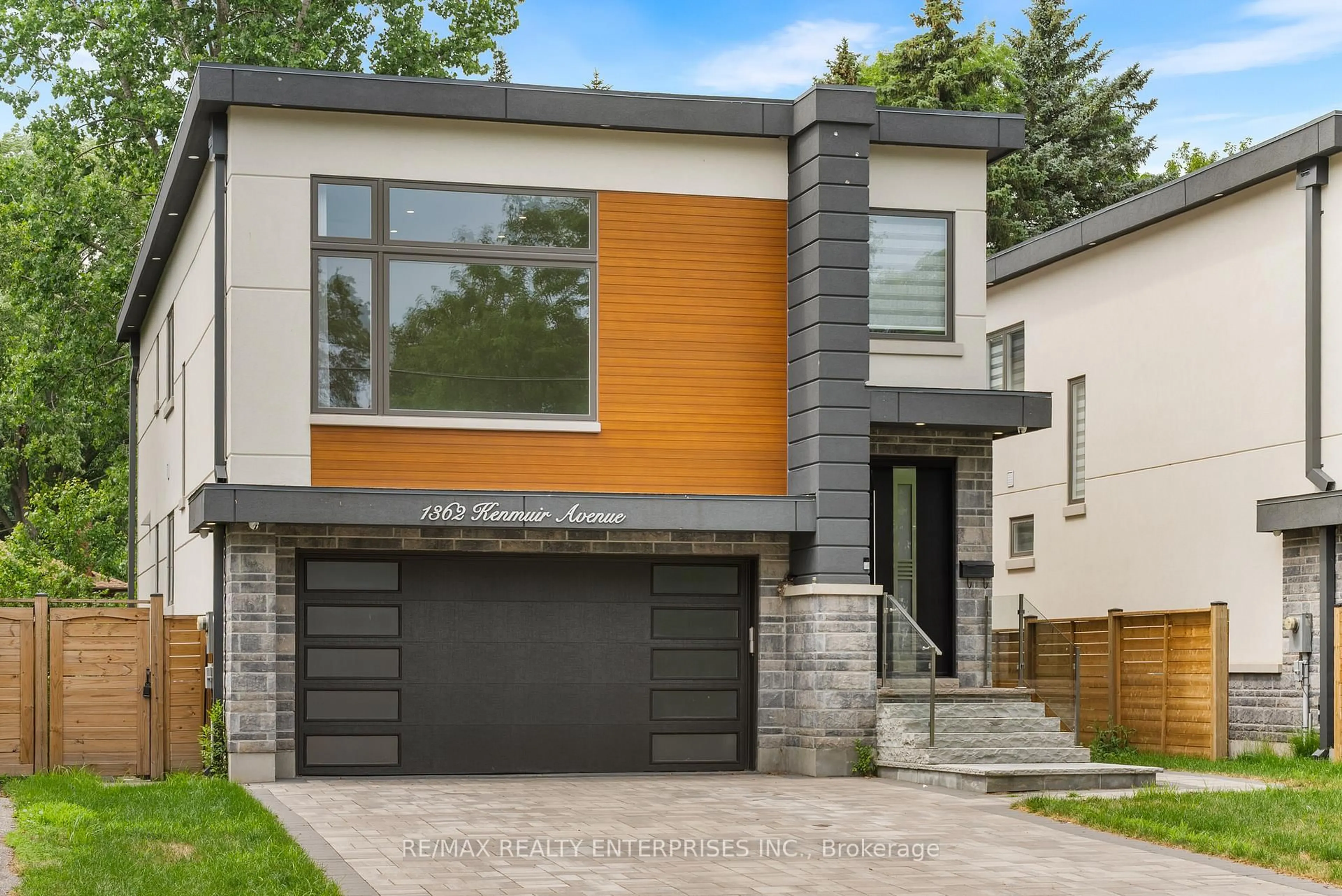 Home with brick exterior material, street for 1362 Kenmuir Ave, Mississauga Ontario L5G 4B4