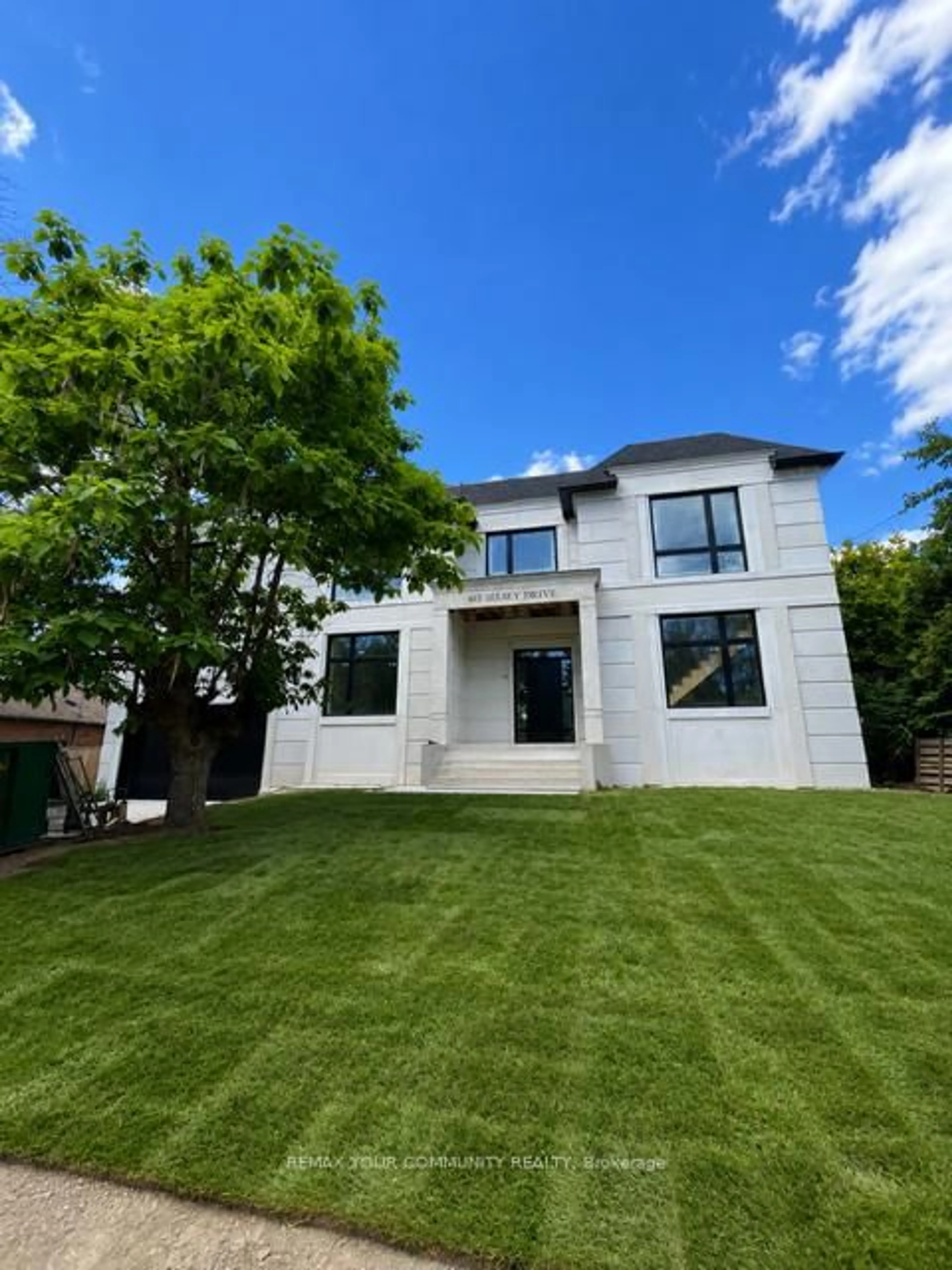 Unknown for 483 Selsey Dr, Mississauga Ontario L5A 1B7