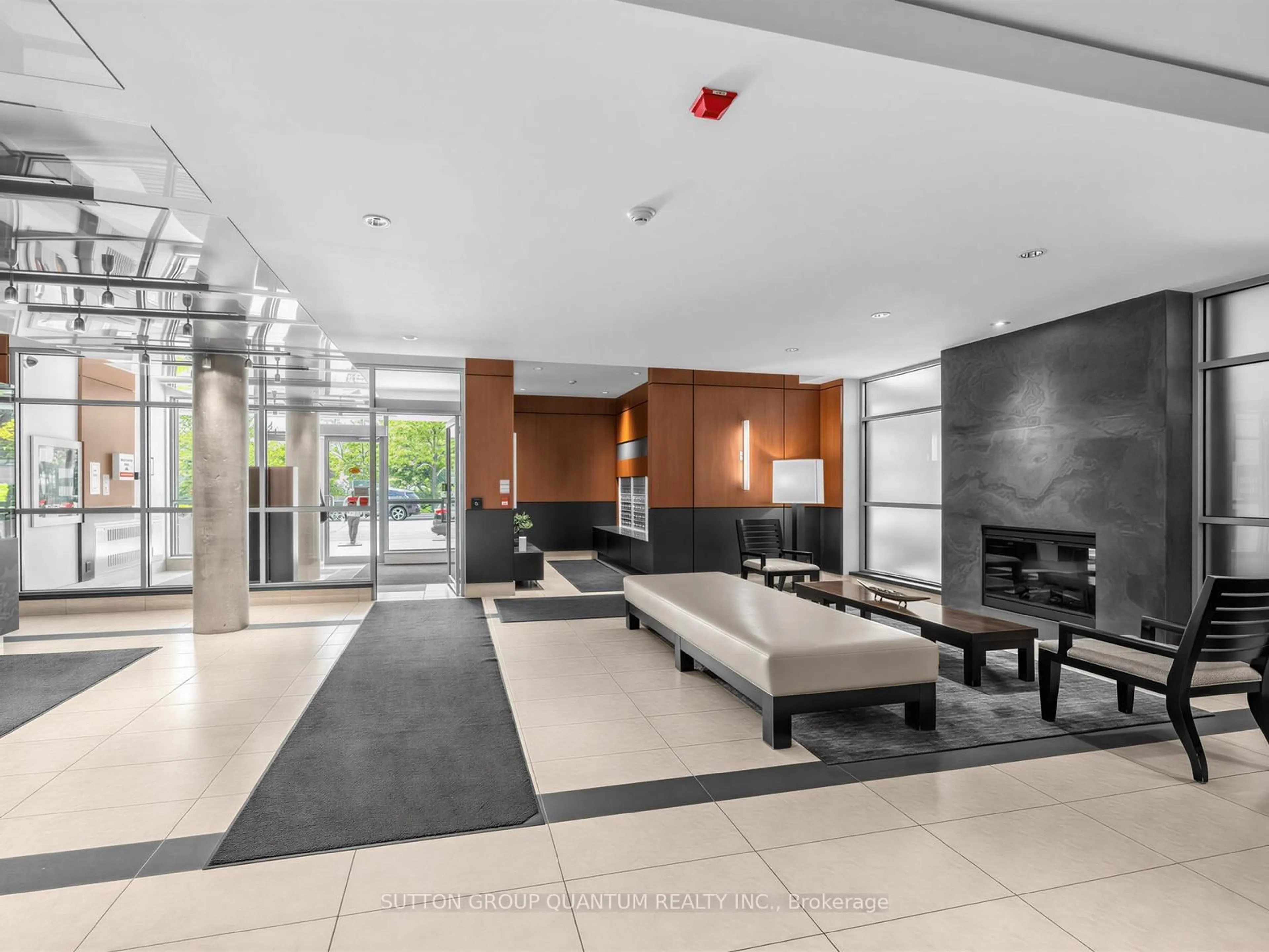 Lobby for 80 Port St #304, Mississauga Ontario L5G 4V6