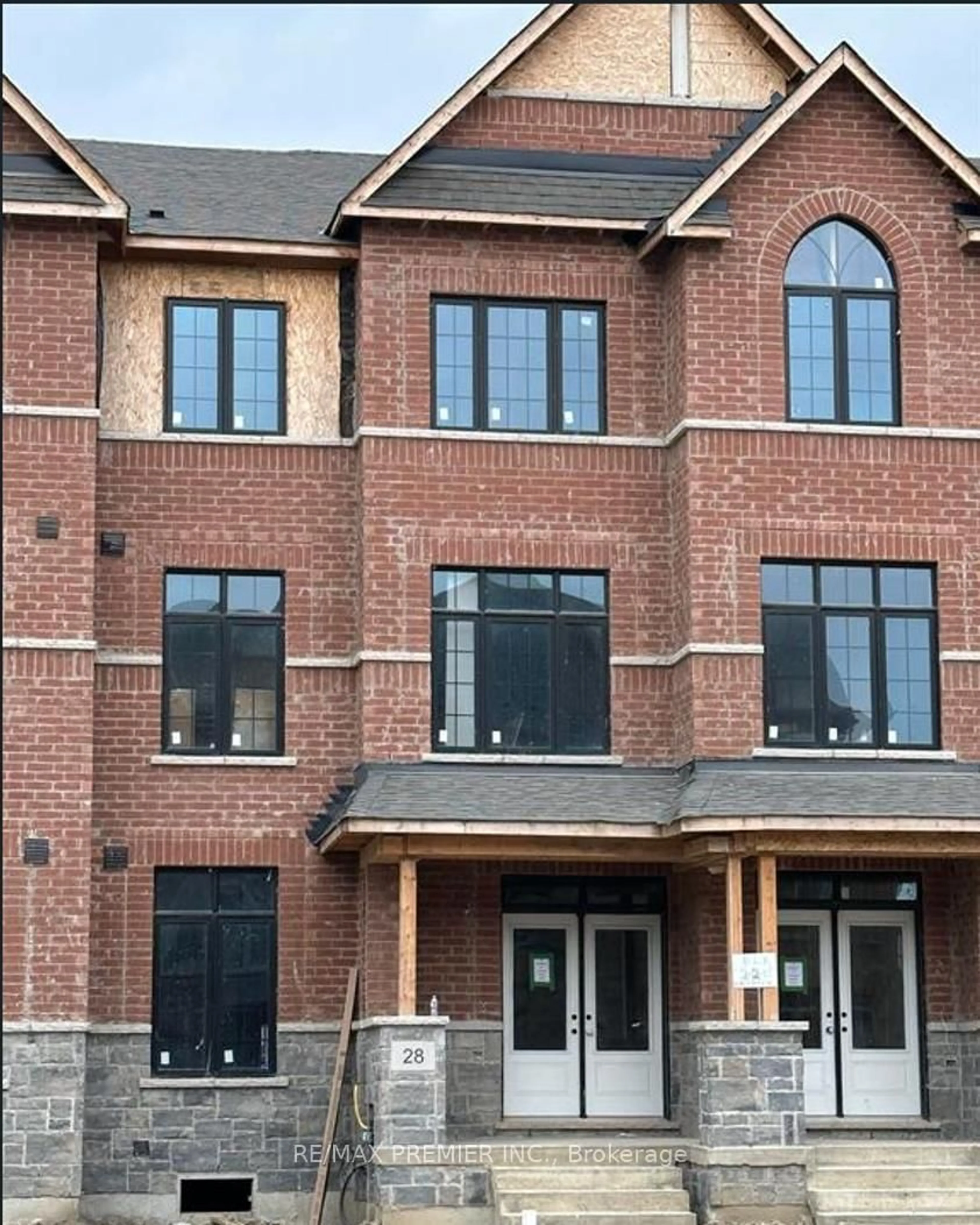 Home with brick exterior material, building for 28 Petch Ave, Caledon Ontario L7C 0Y9