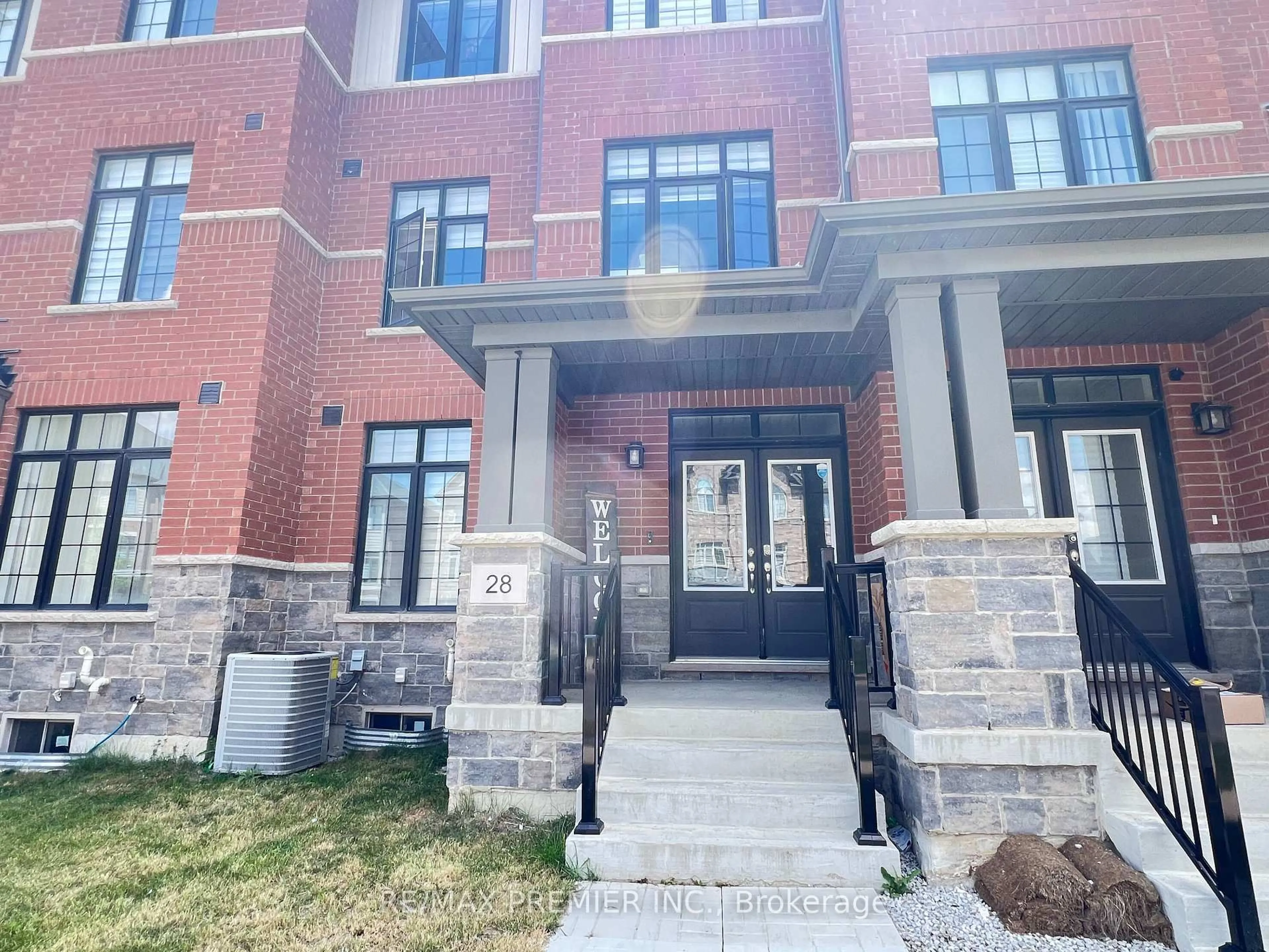 Home with brick exterior material, street for 28 Petch Ave, Caledon Ontario L7C 0Y9