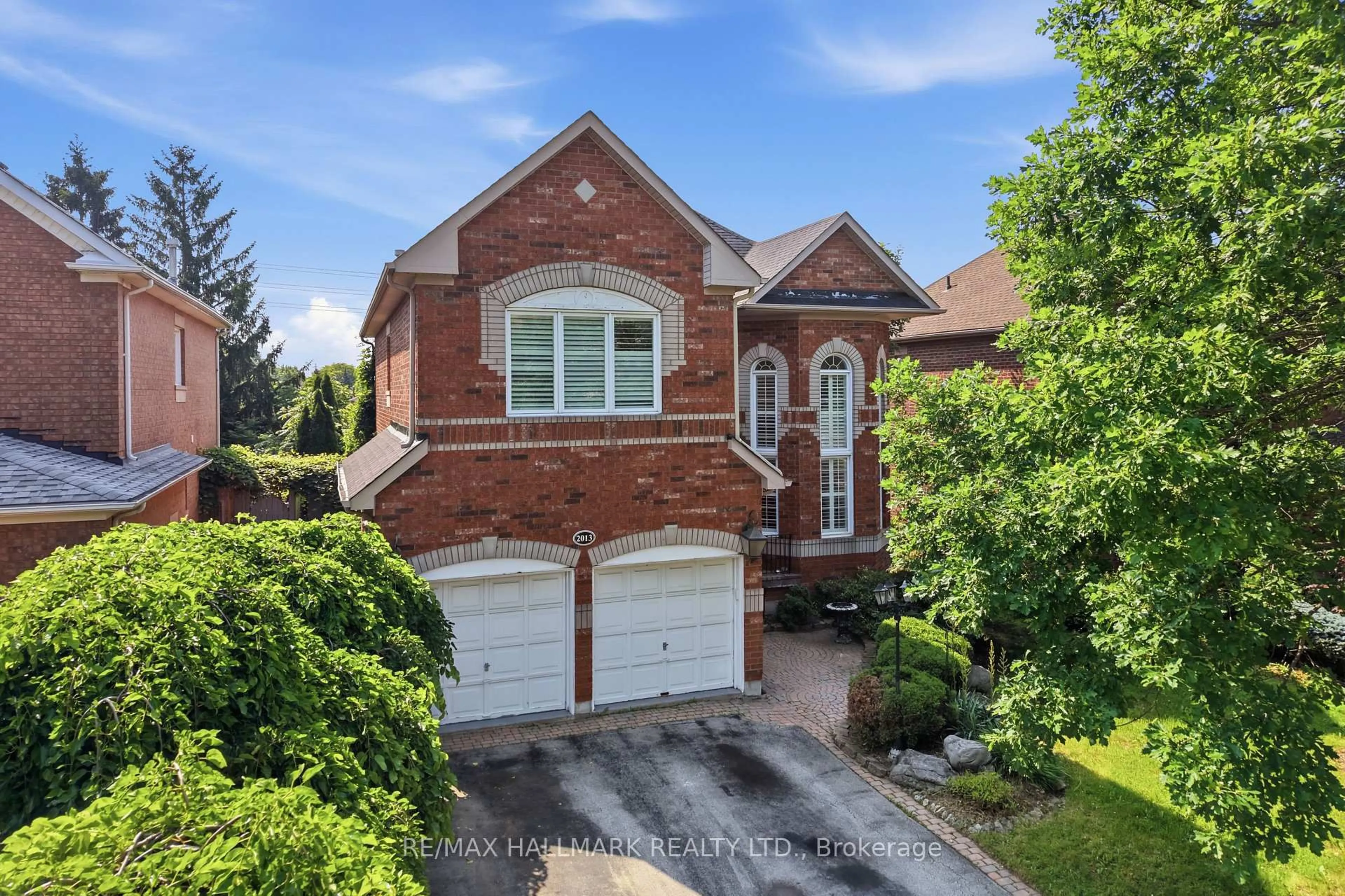 Home with brick exterior material, street for 2013 Rosemount Cres, Oakville Ontario L6M 3A5