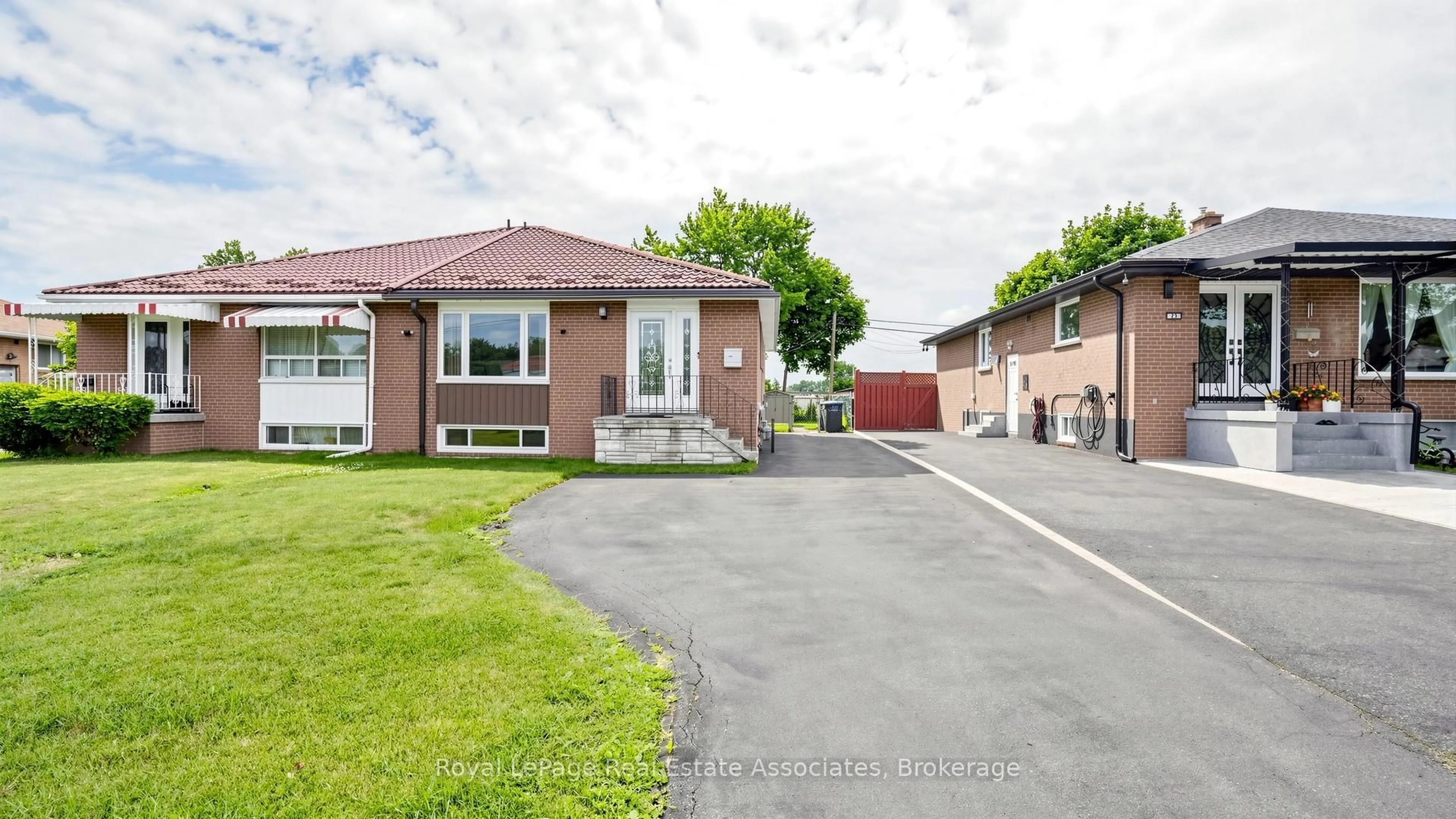Unknown for 71 Addington Cres, Brampton Ontario L6T 2R4
