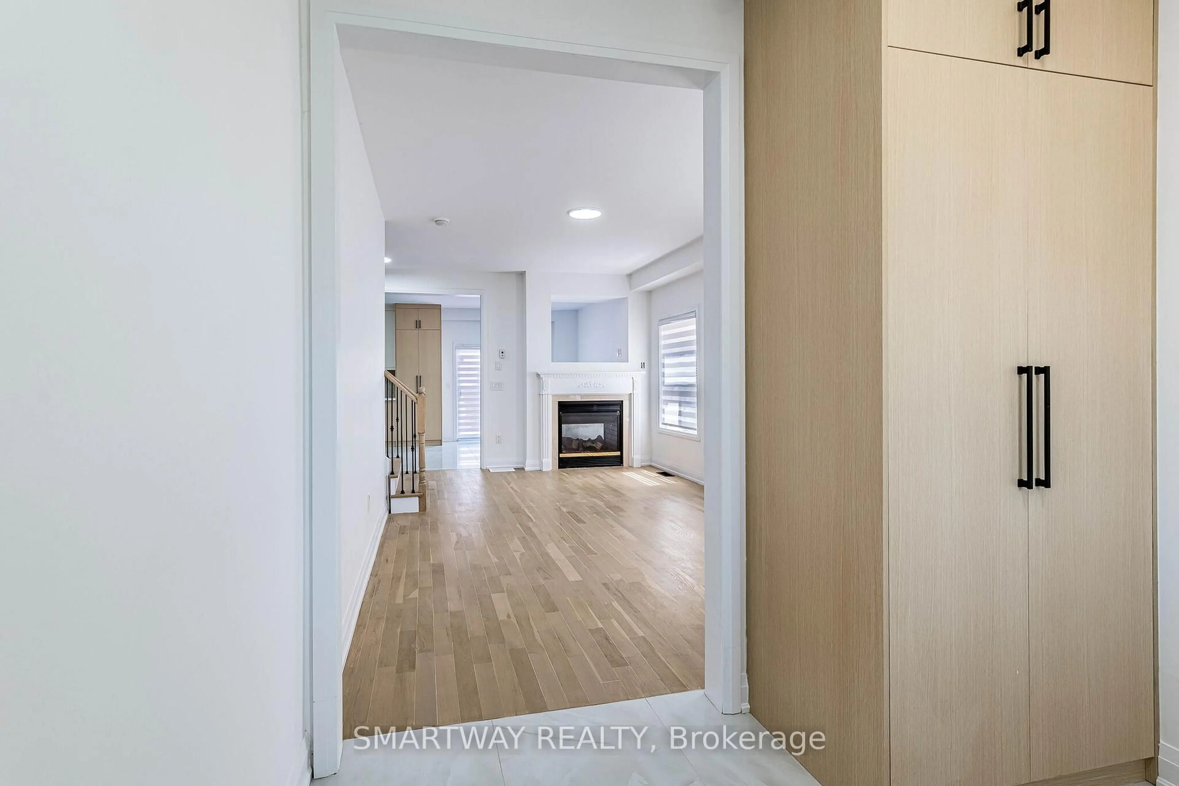 Indoor entryway for 38 Lockburn Cres, Brampton Ontario L7A 3W7