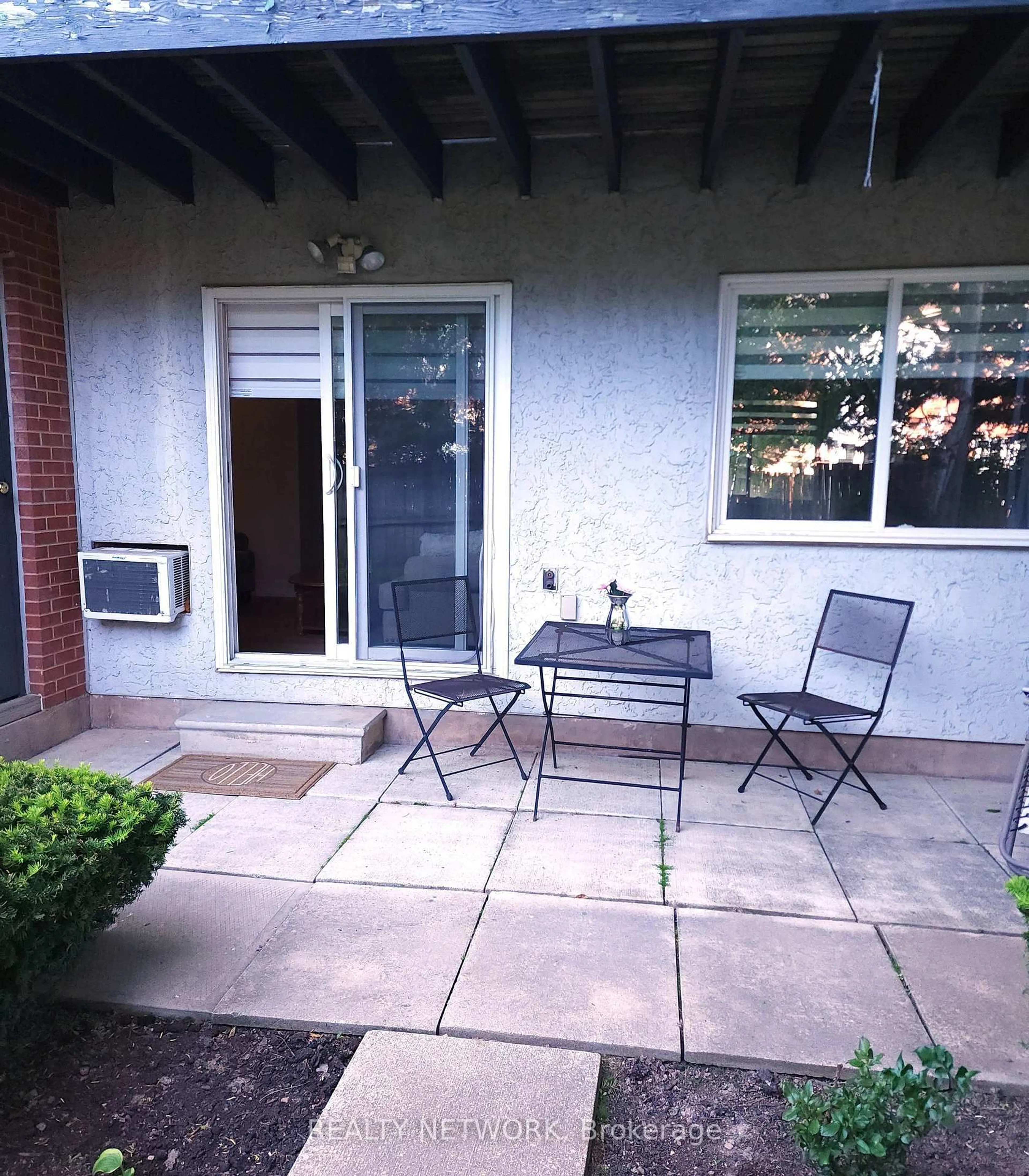 Patio, street for 1450 Glen Abbey Gate #913, Oakville Ontario L6M 2V7
