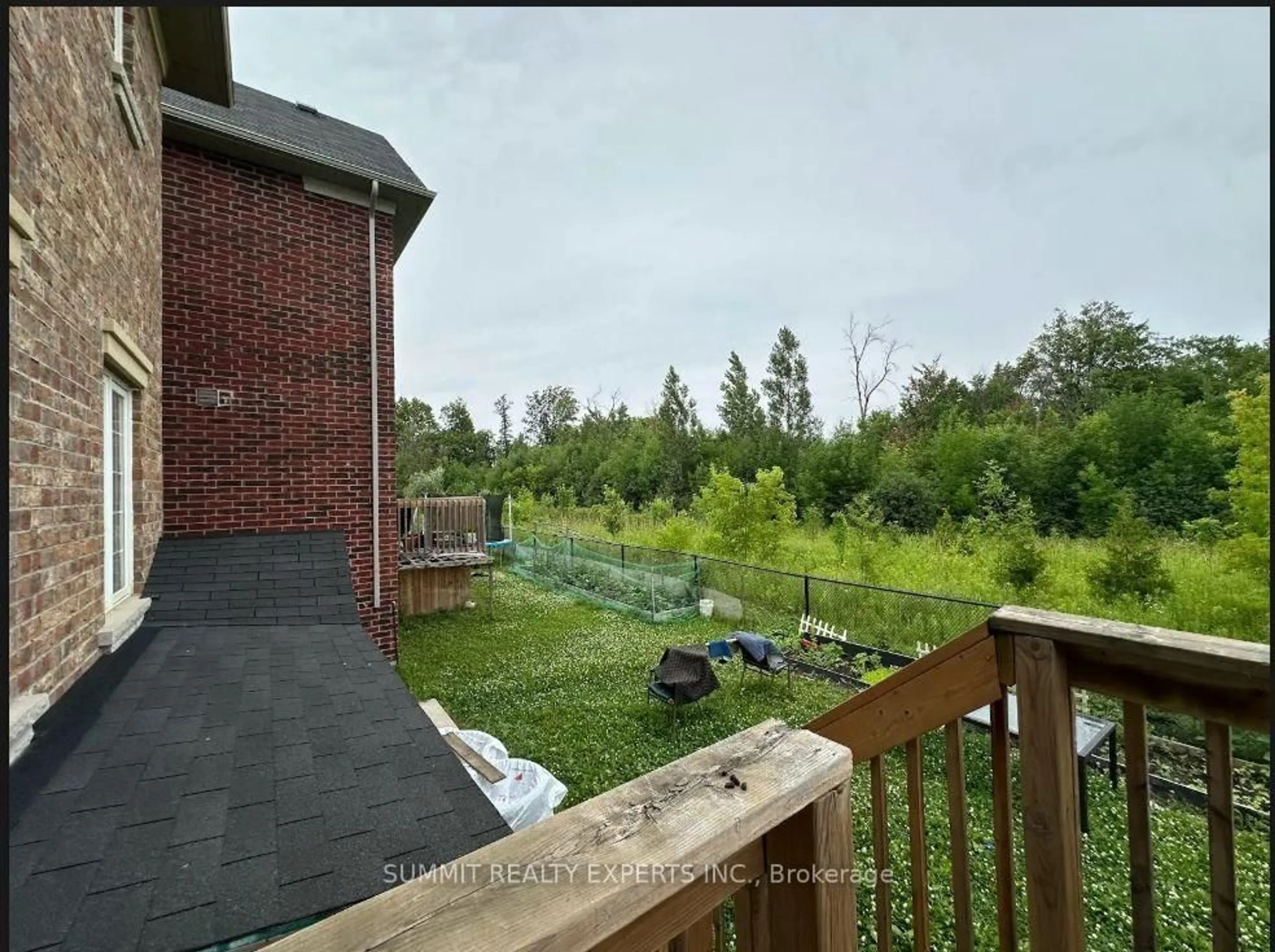 Patio, unknown for 7 Hawtrey Rd, Brampton Ontario L7A 0G7