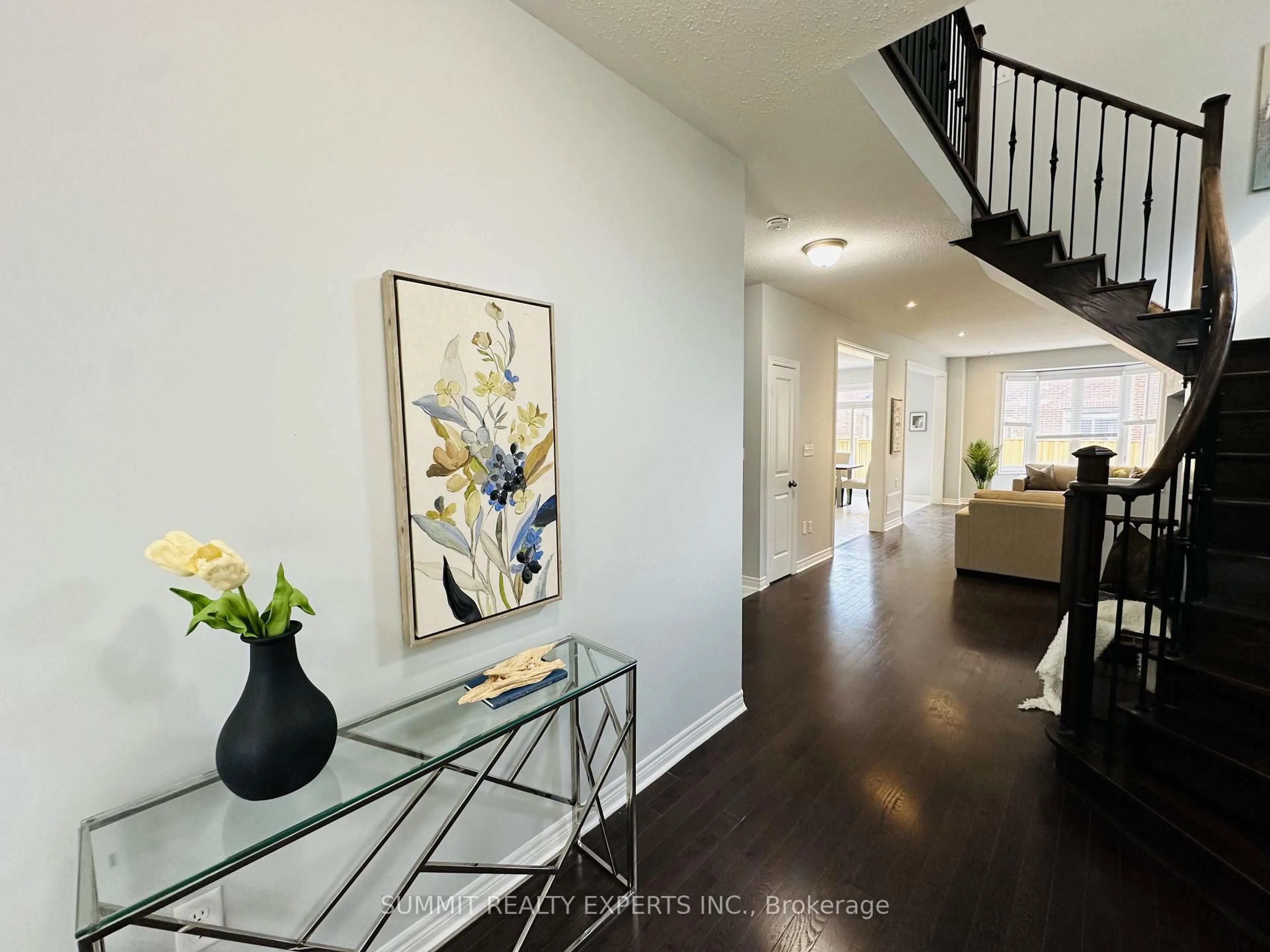 Indoor entryway for 5 Merrybrook Tr, Brampton Ontario L7A 4W2