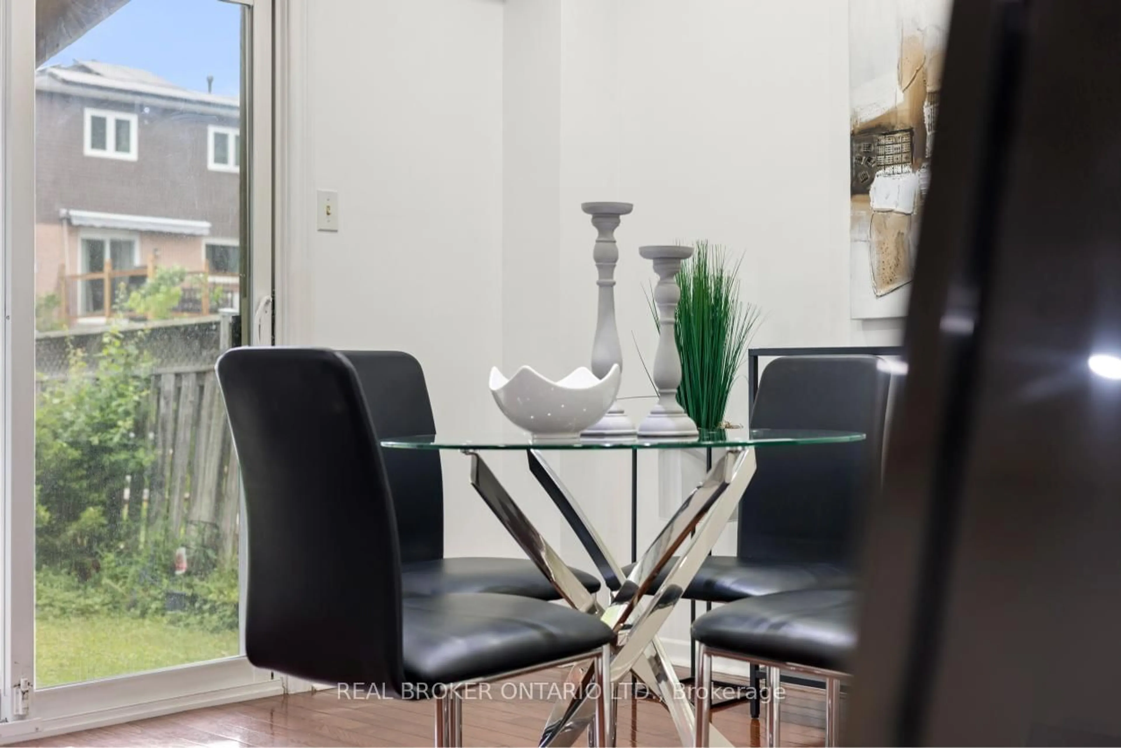 Dining room, unknown for 1804 Princelea Pl, Mississauga Ontario L5M 3R8