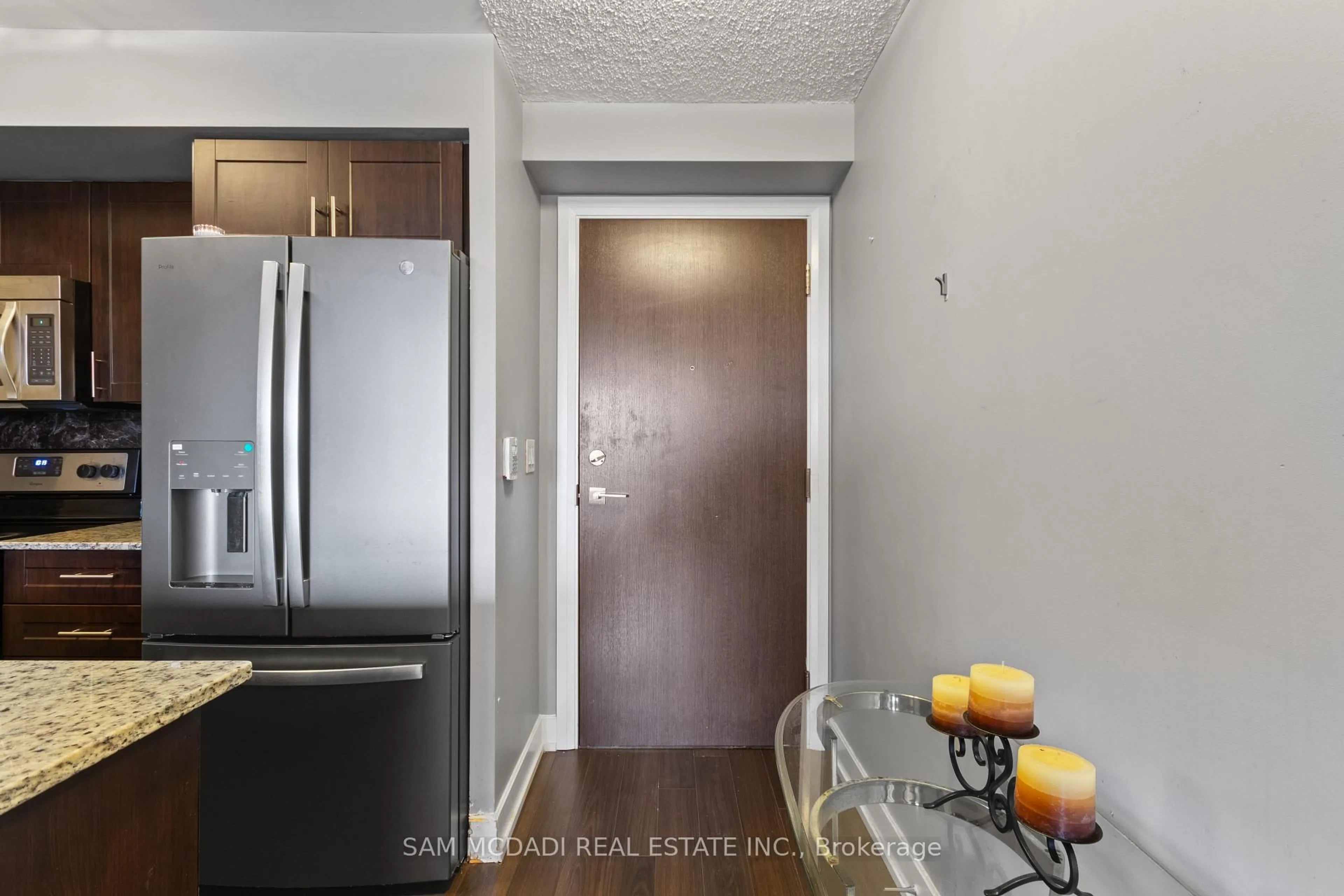 Indoor entryway for 2 Eva Rd #630, Toronto Ontario M9C 0A9