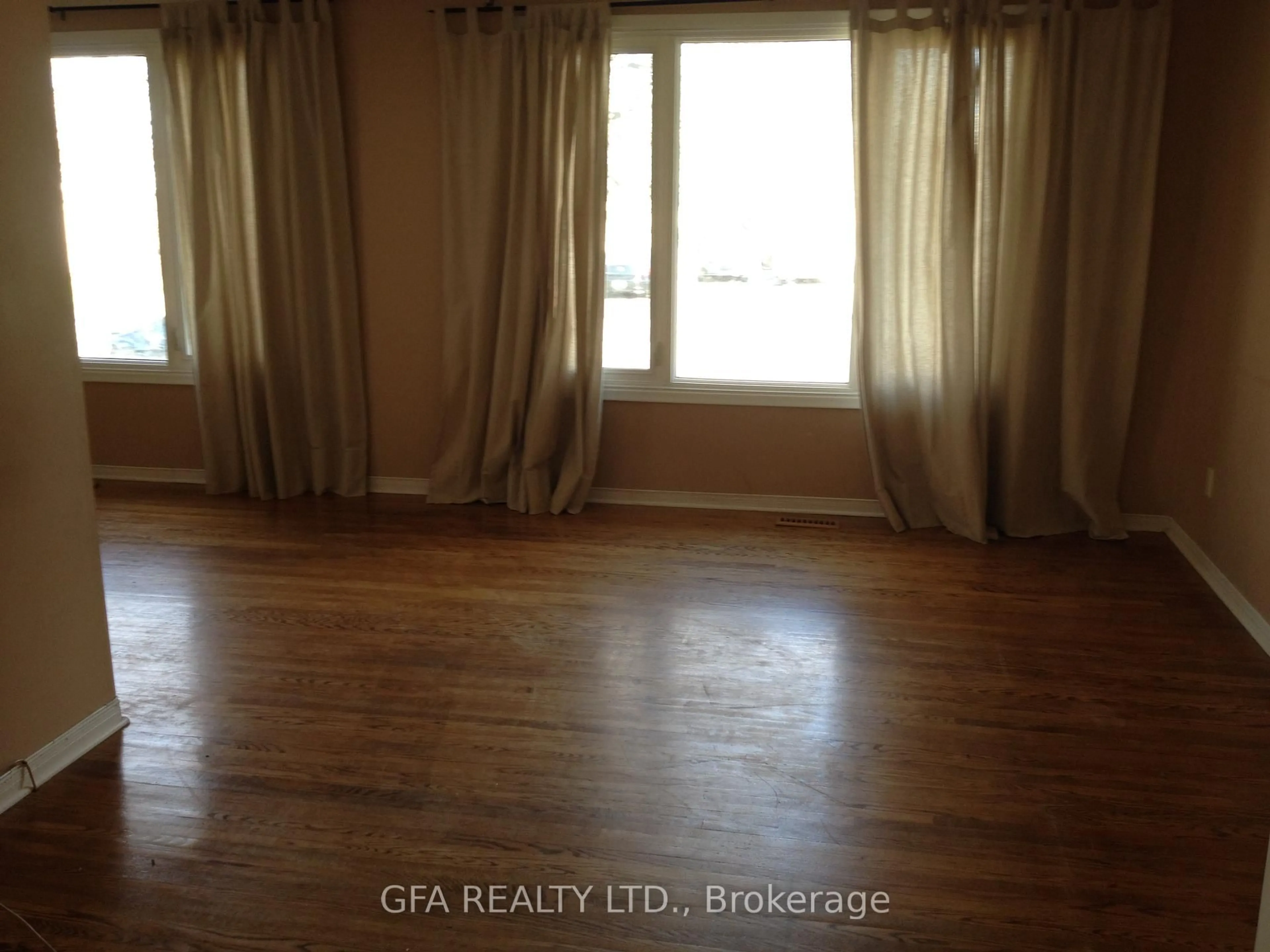 A pic of a room for 30 Reigate Ave, Brampton Ontario L6V 2E3
